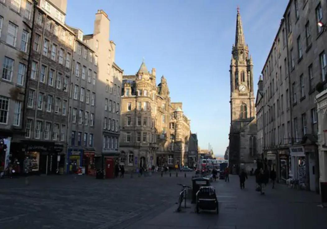 Tron Kirk Residence view 5