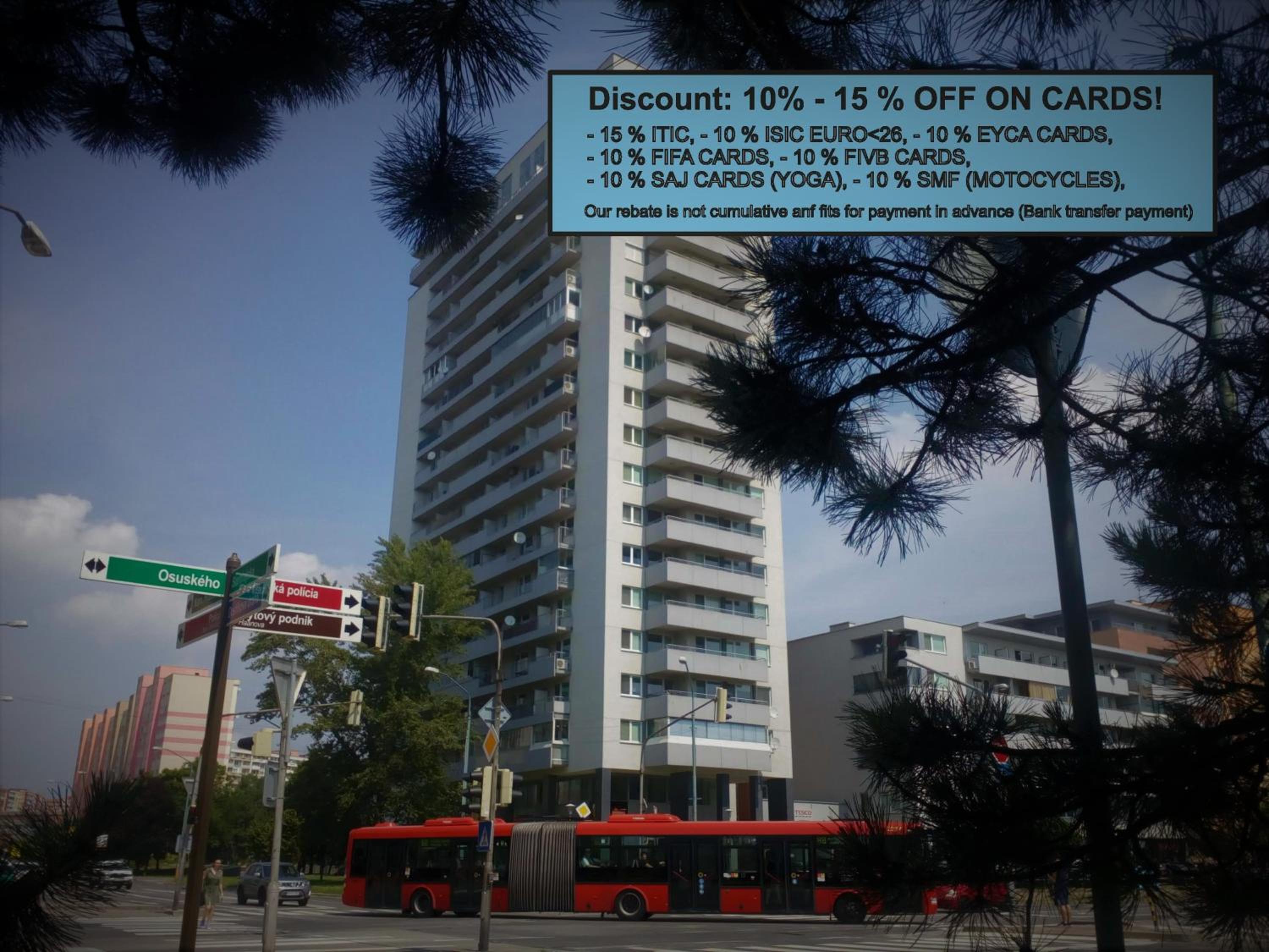 Dominant Studio Hostel with Free Parking for Preregistered Drivers & Garage with CCTV