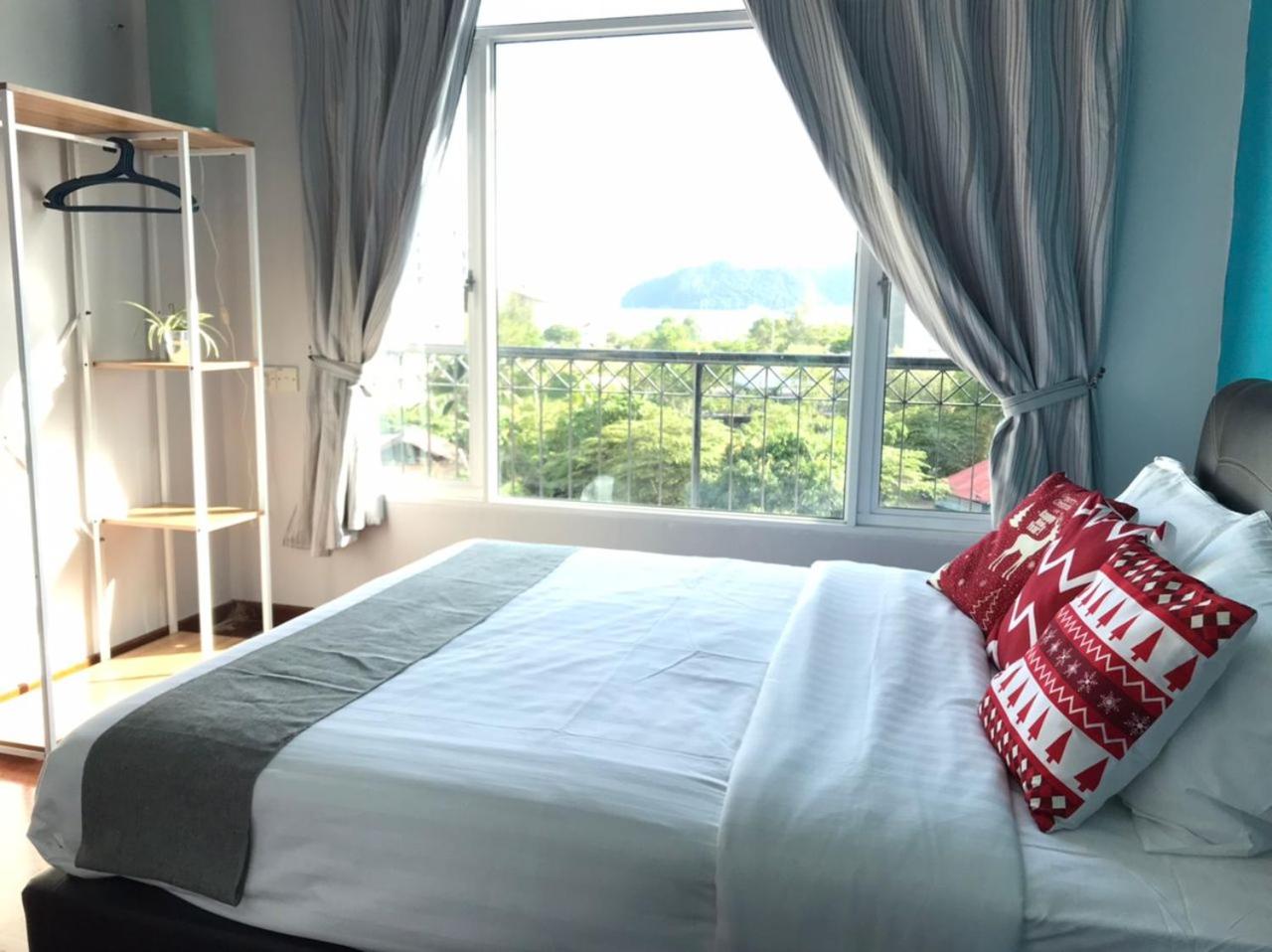 Blue Andaman Seaview Families Suite Apartment photo 5