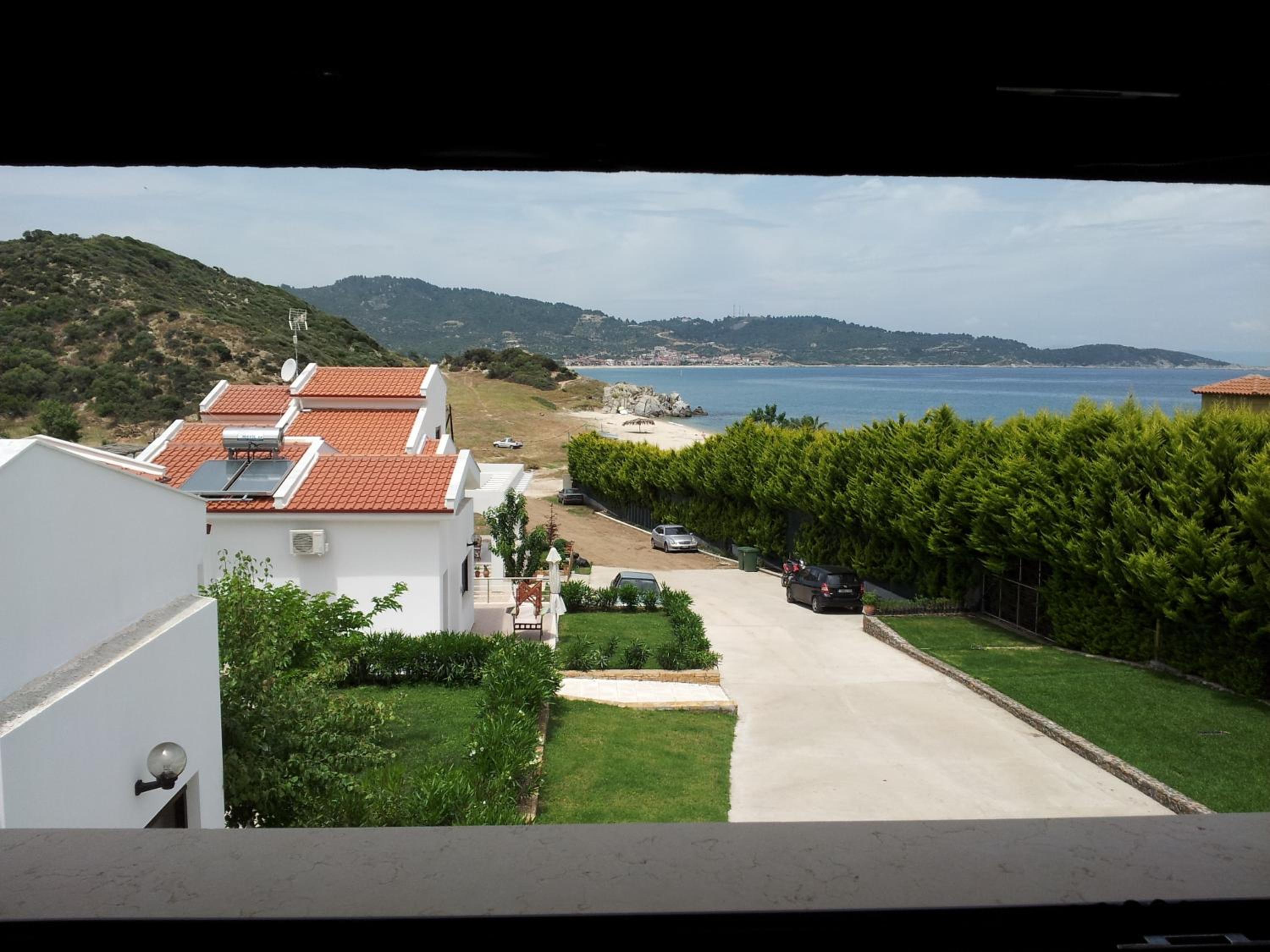 Ktima Amitsa Studios & Apartments view 5