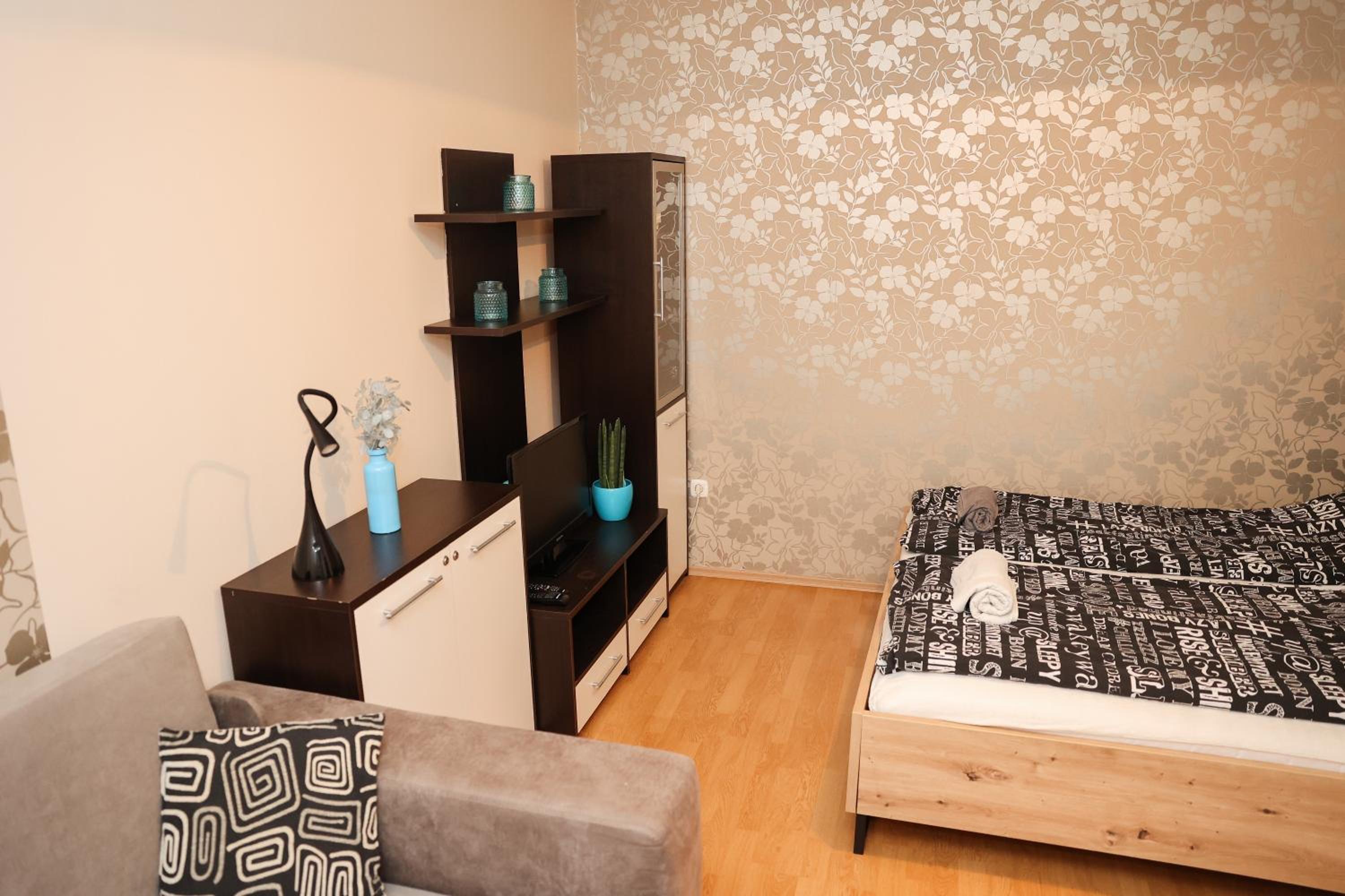 Charming & Unique Apartment in Budapest Vibrant City Center view 5