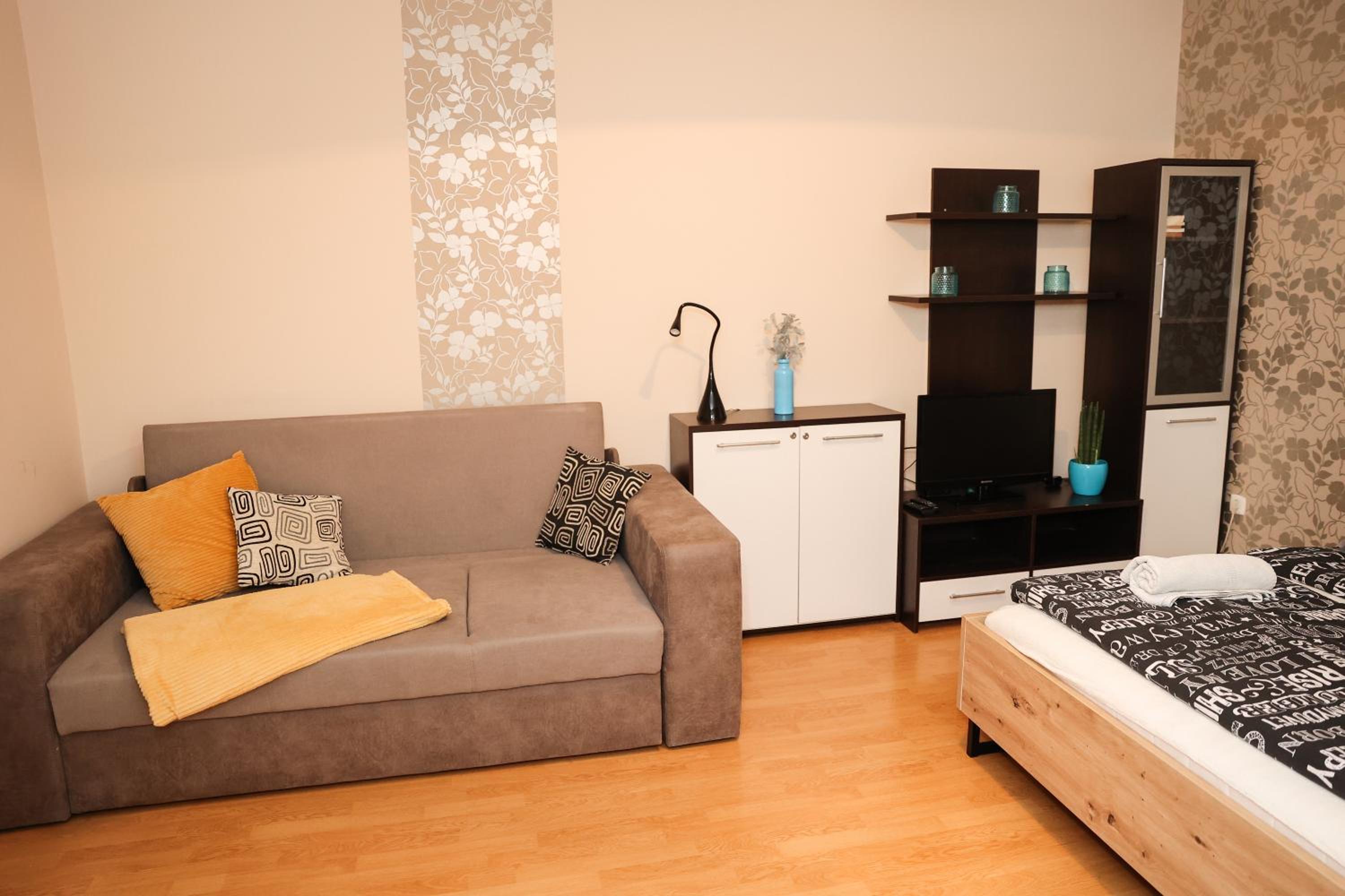 Charming & Unique Apartment in Budapest Vibrant City Center view 4