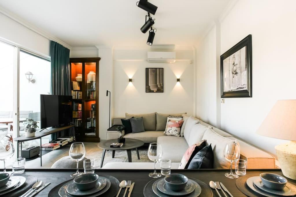 Acropolis Veranda Residence