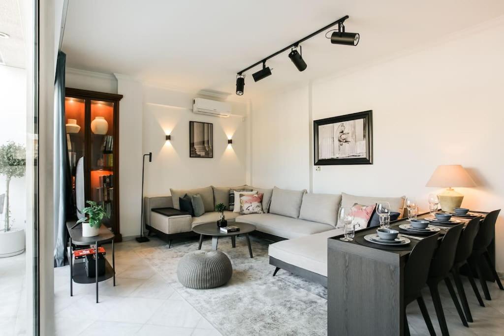Acropolis Veranda Residence