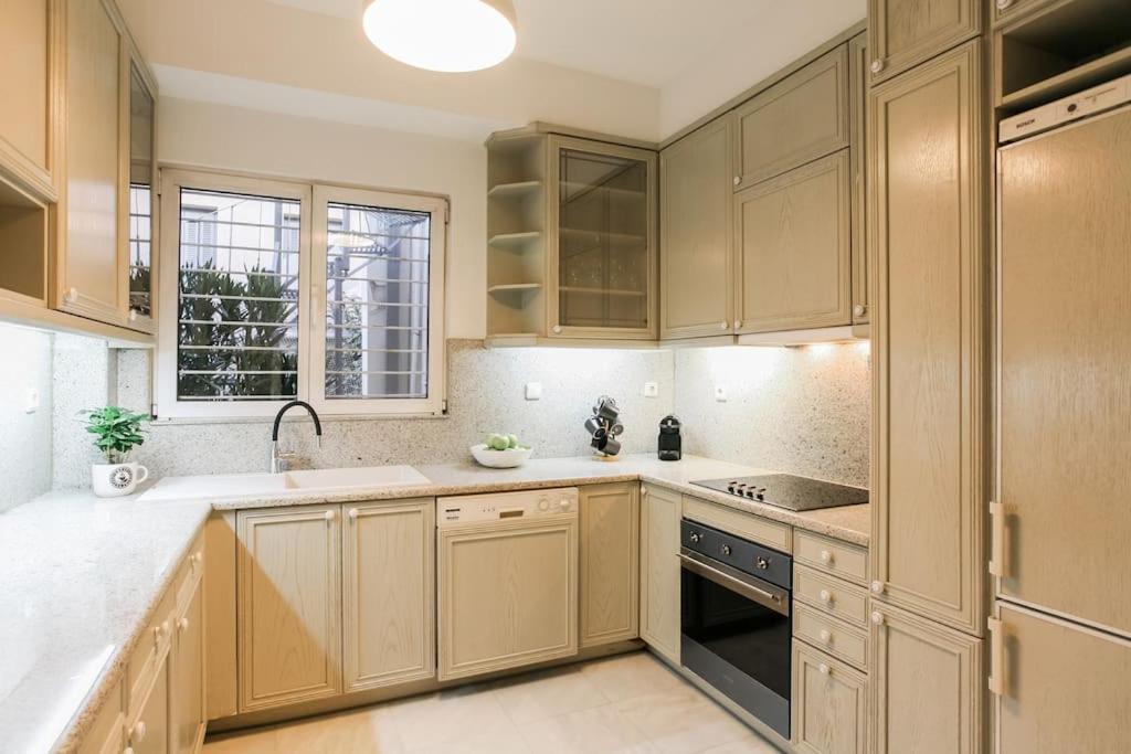 Acropolis Veranda Residence