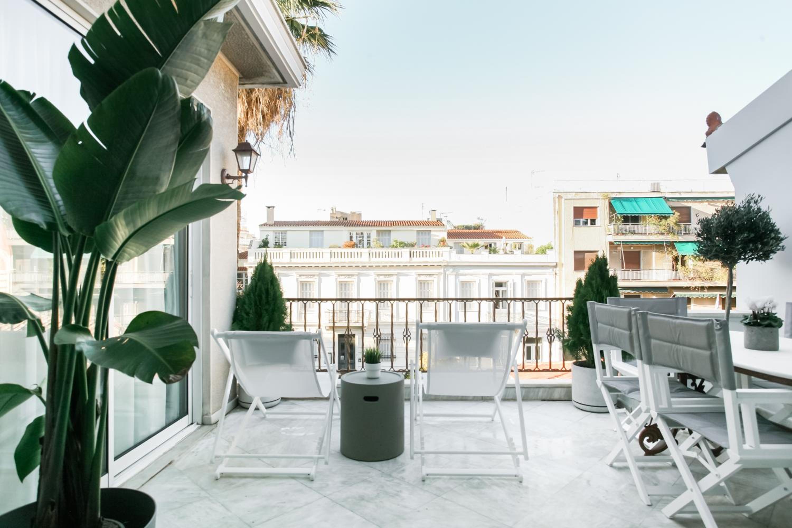 Acropolis Veranda Residence