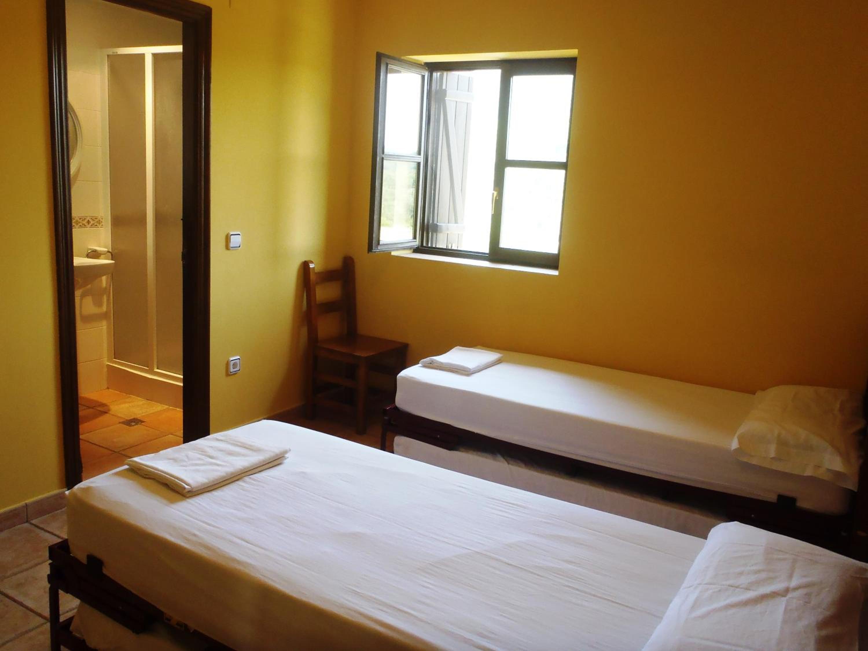Albergue Las Almunias view 3