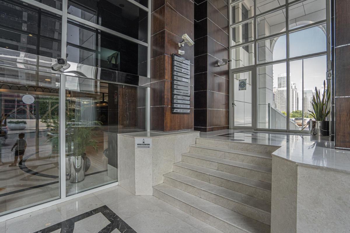 HiGuests - Modern Studio with Incredible City Skyline View