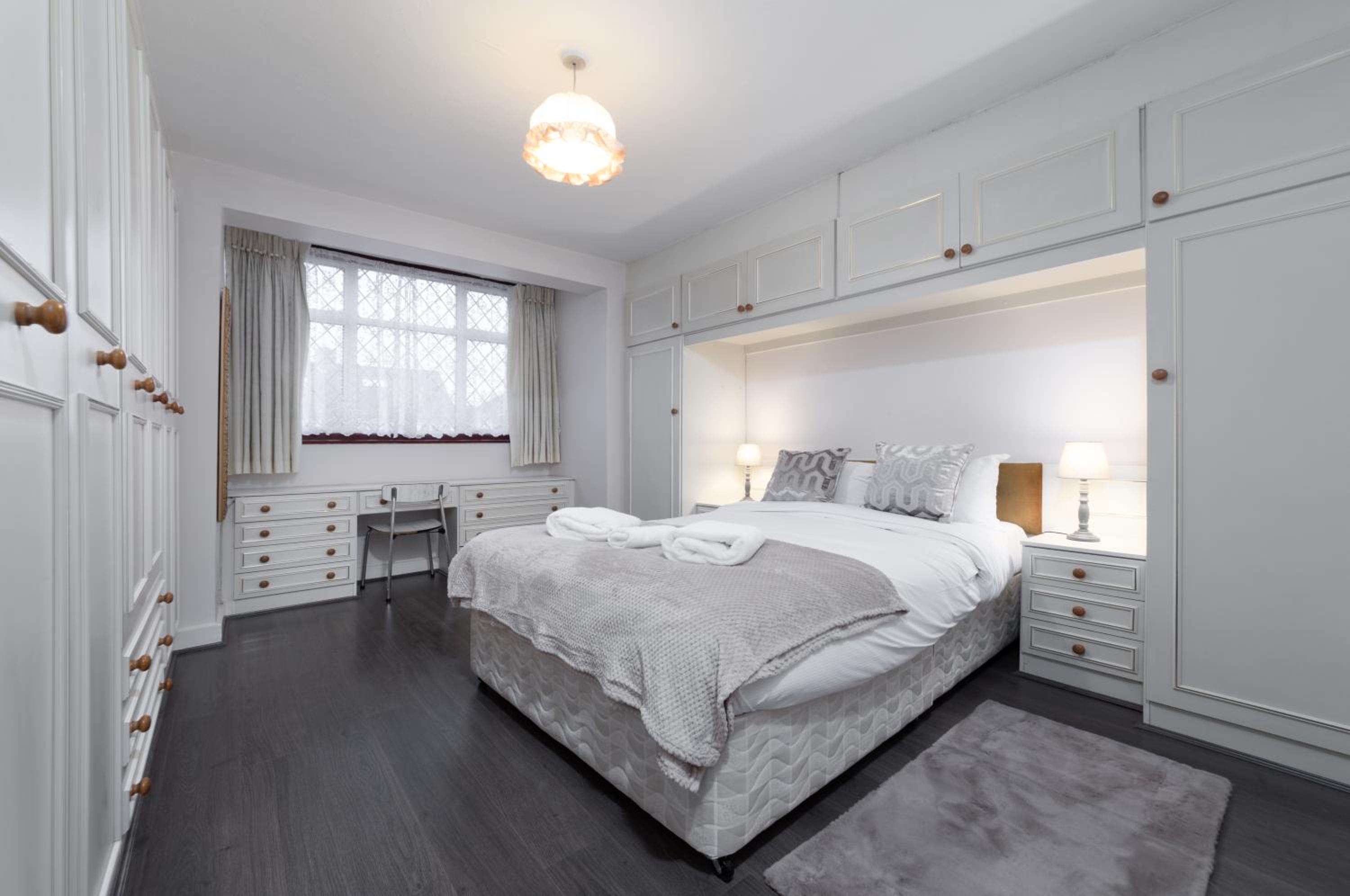 Flourish Apartments - Marlands - Ilford view 2