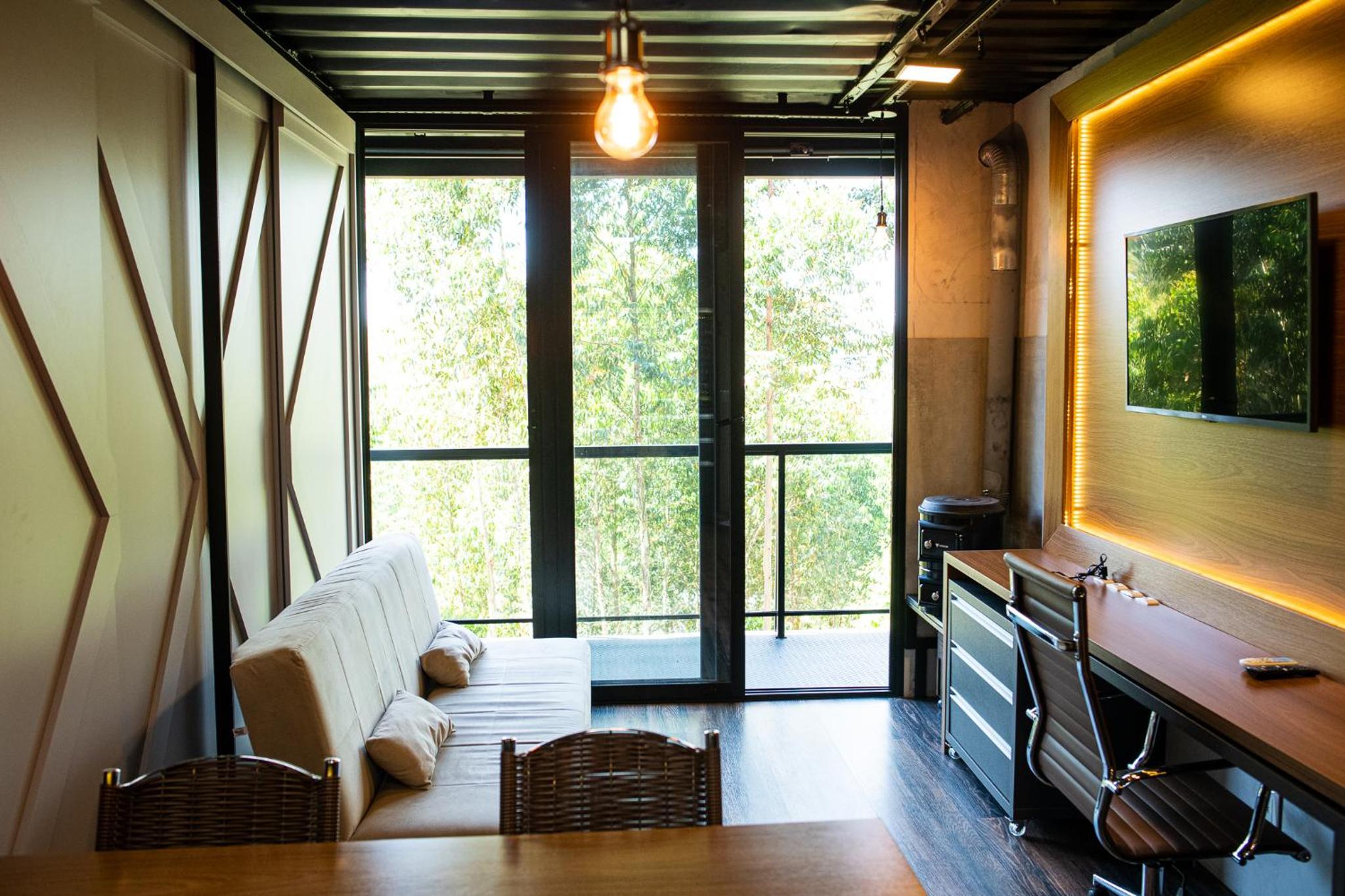 Casa Container FIGO em meio a natureza na Serra Gaúcha