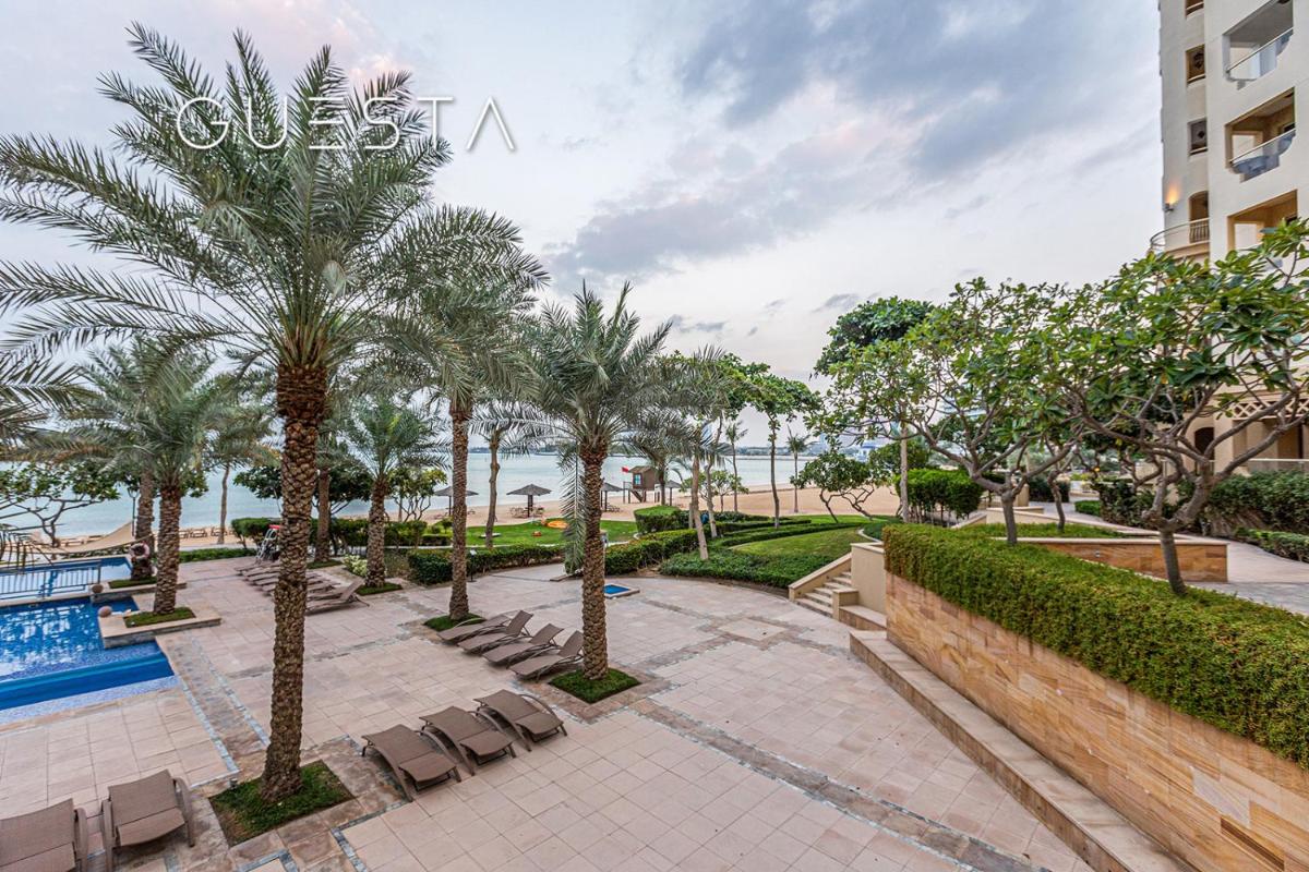 Shoreline The Palm, Free beach & pool access