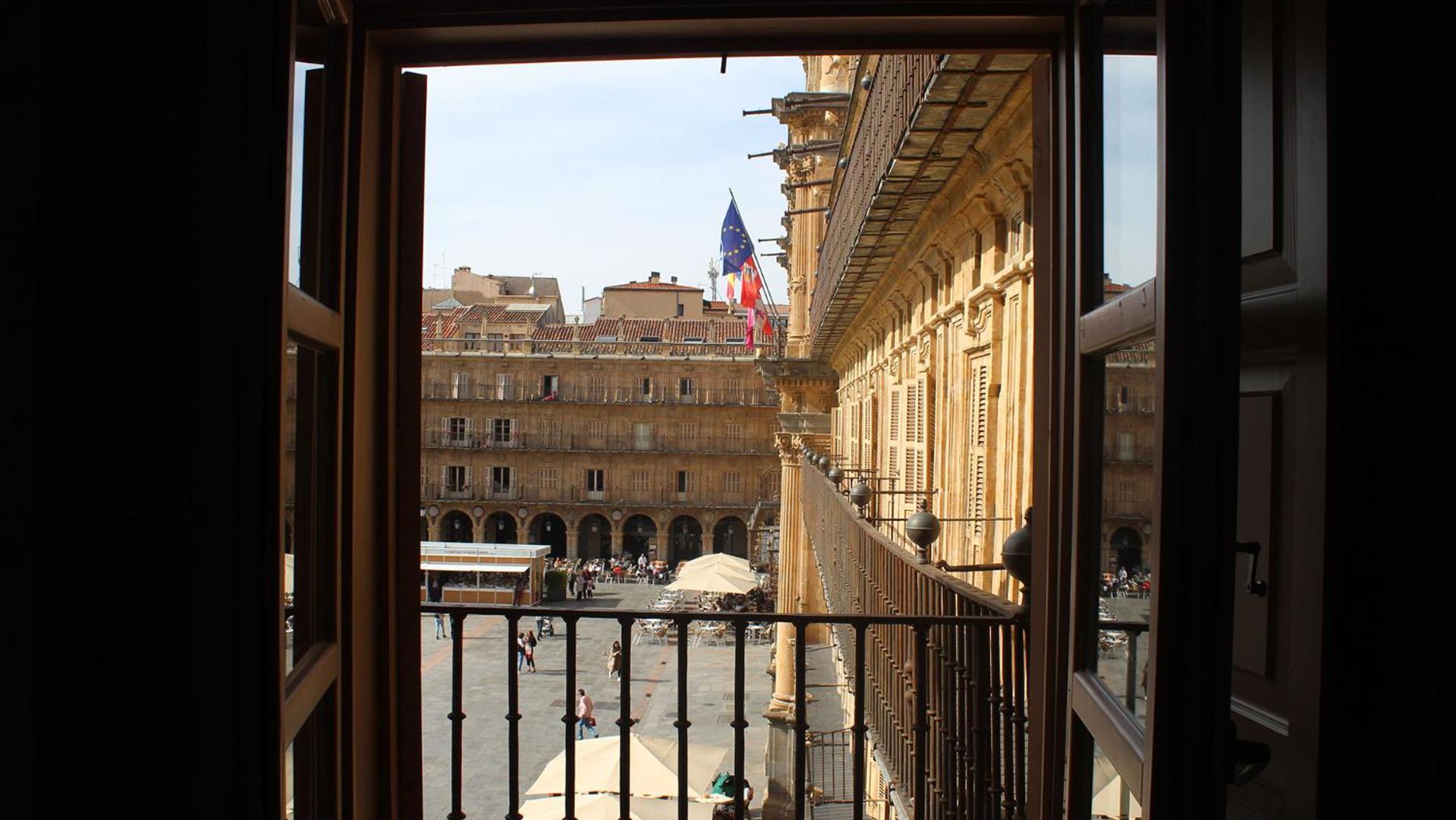 Toro 2, 2º en la misma Plaza Mayor de Salamanca