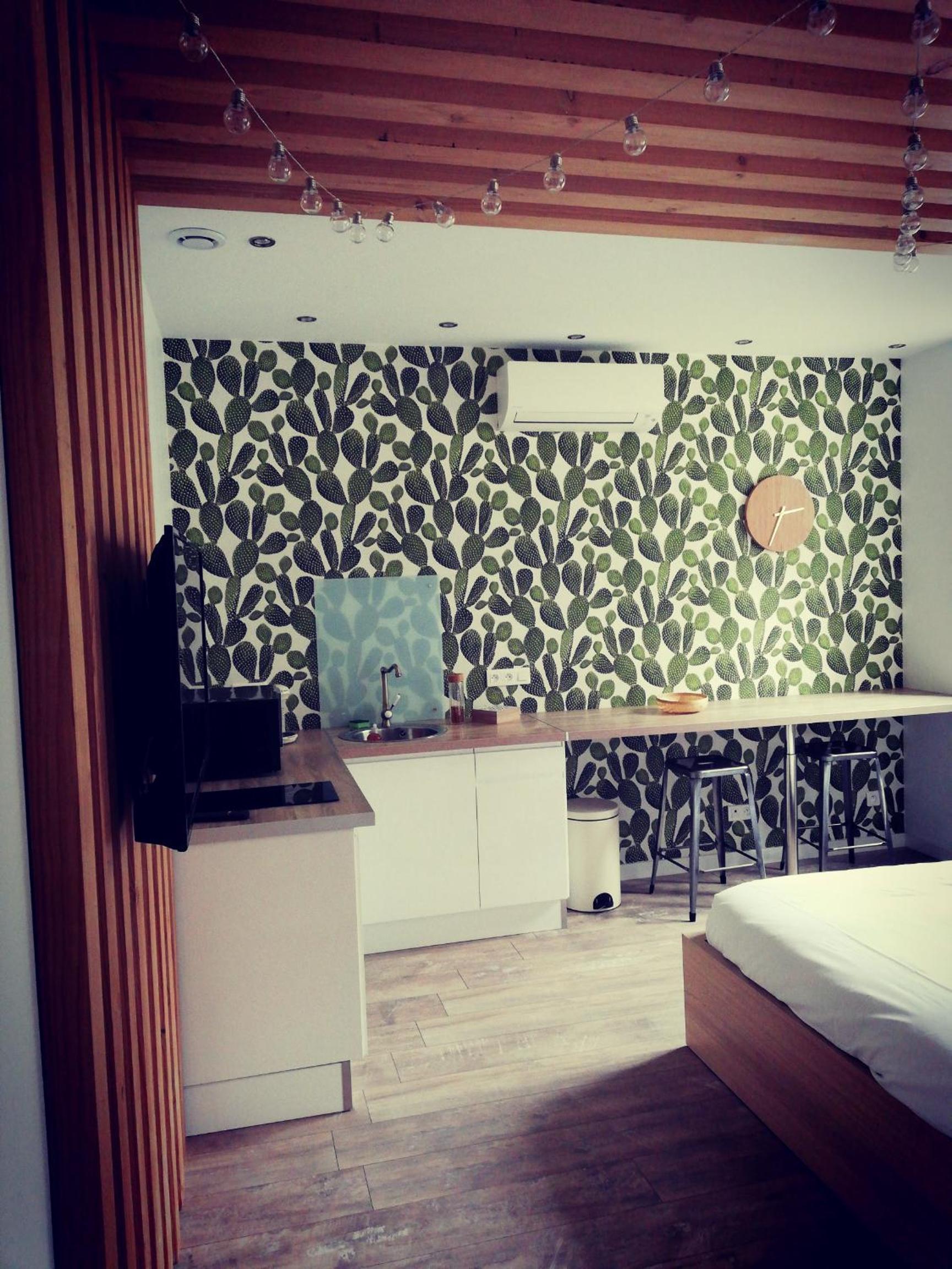 Suite 24