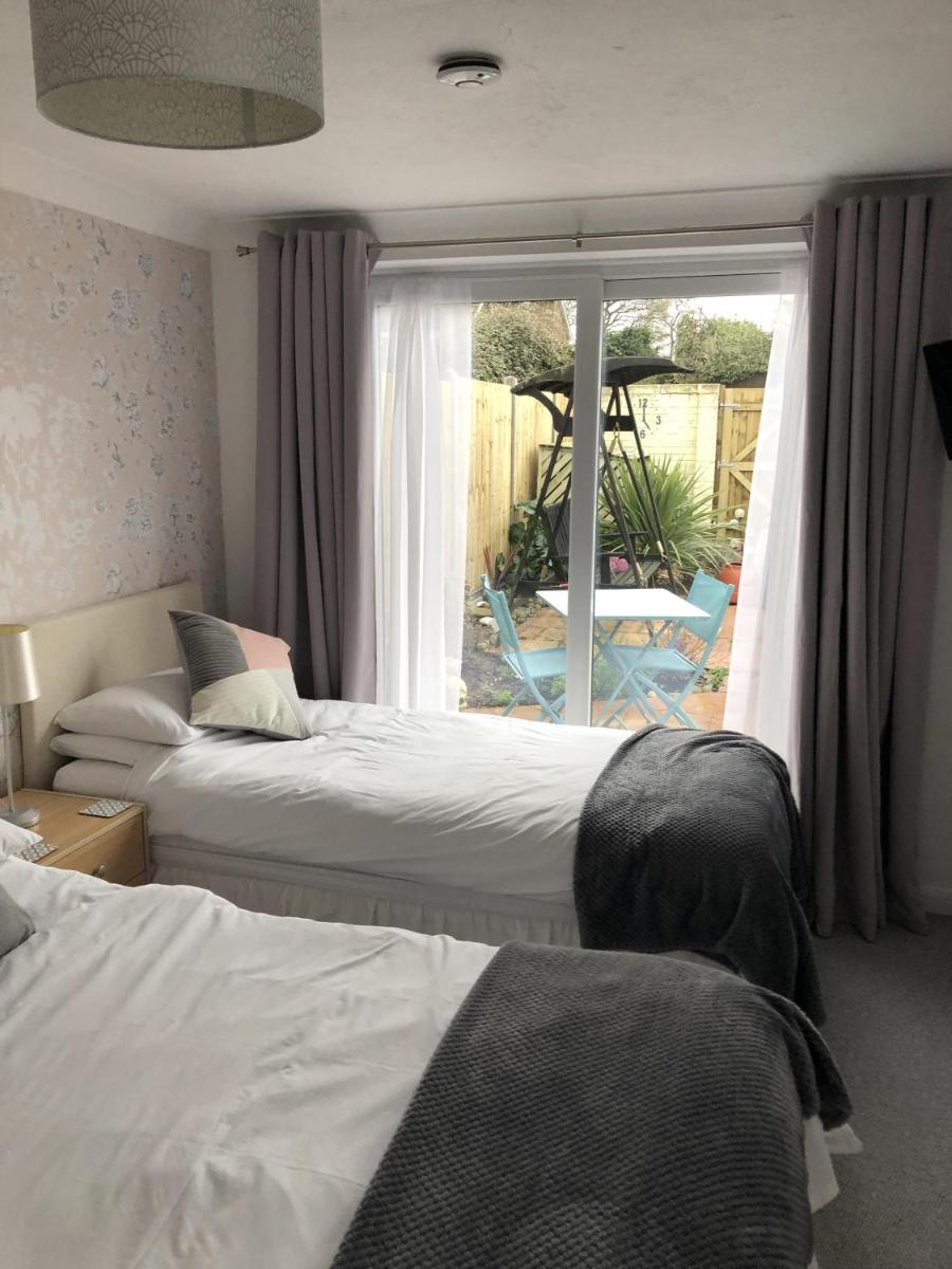 Basingstoke Vacations - Basingstoke En Suite Room in Garden Annex - Property Image 17