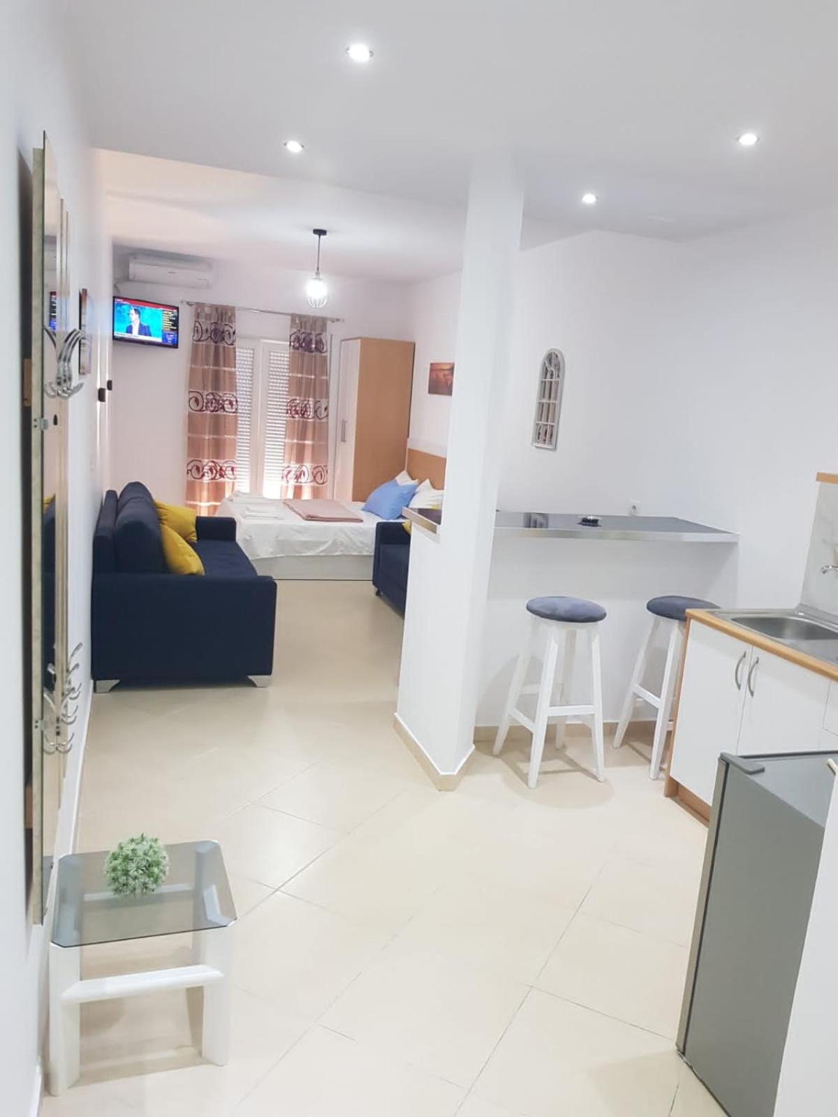 Studio by the beach - Vlore