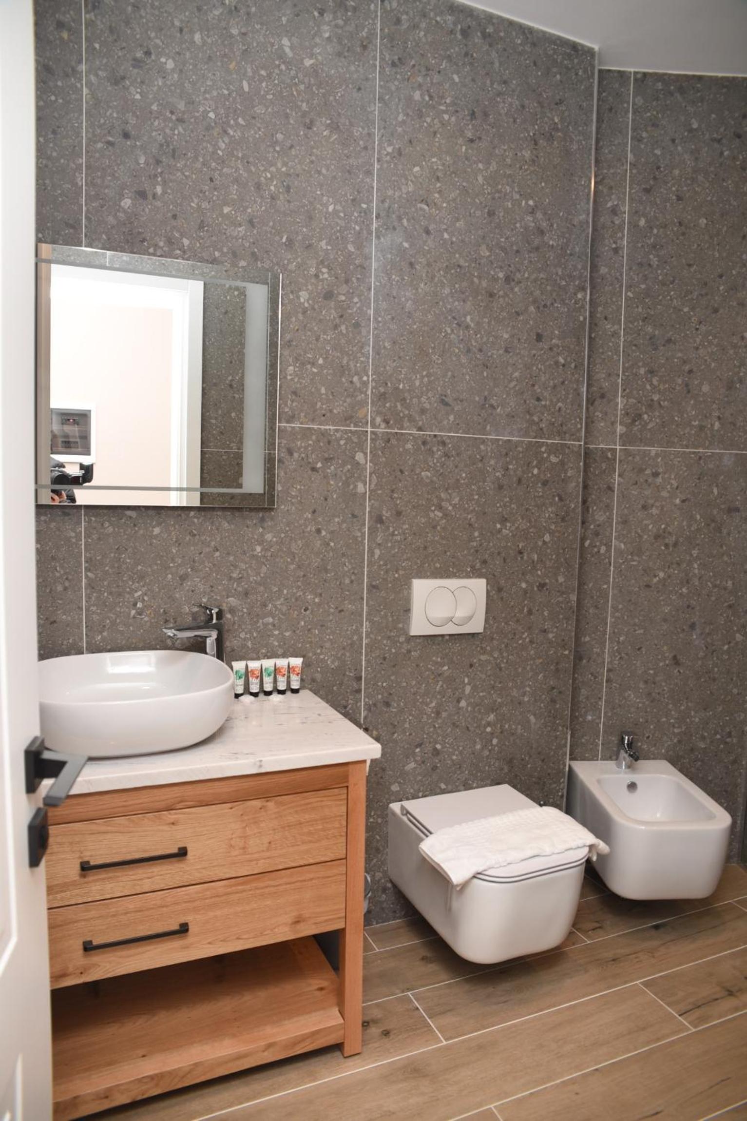 J&D Rooms Korce
