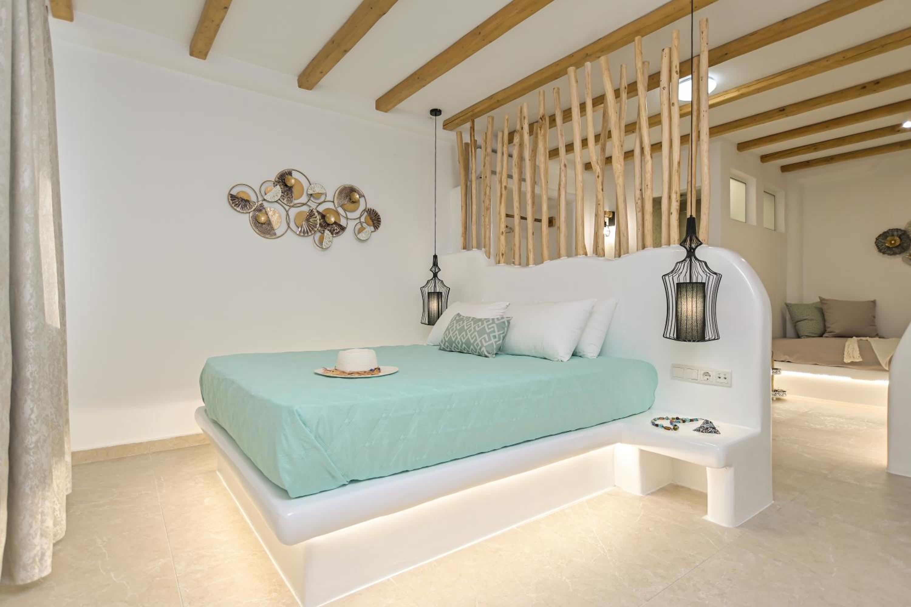 Alykes Studios & Suites
