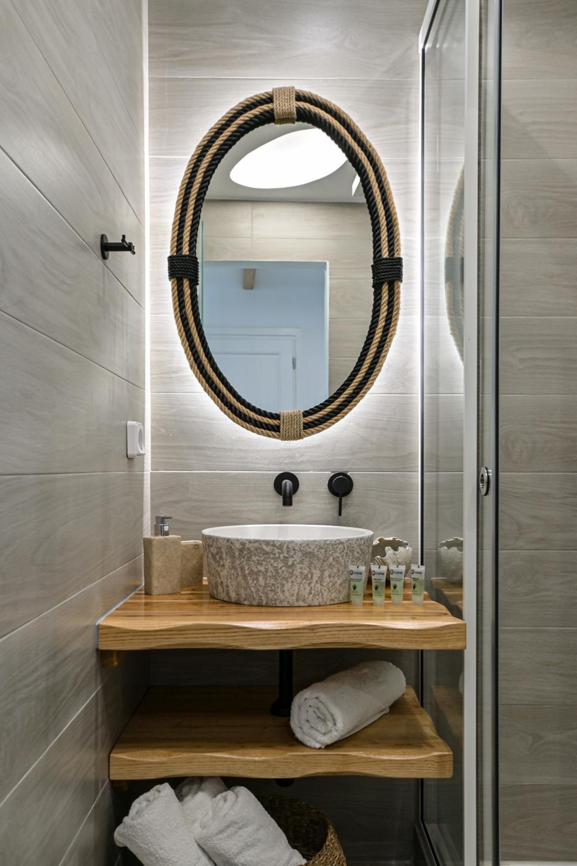 Alykes Studios & Suites