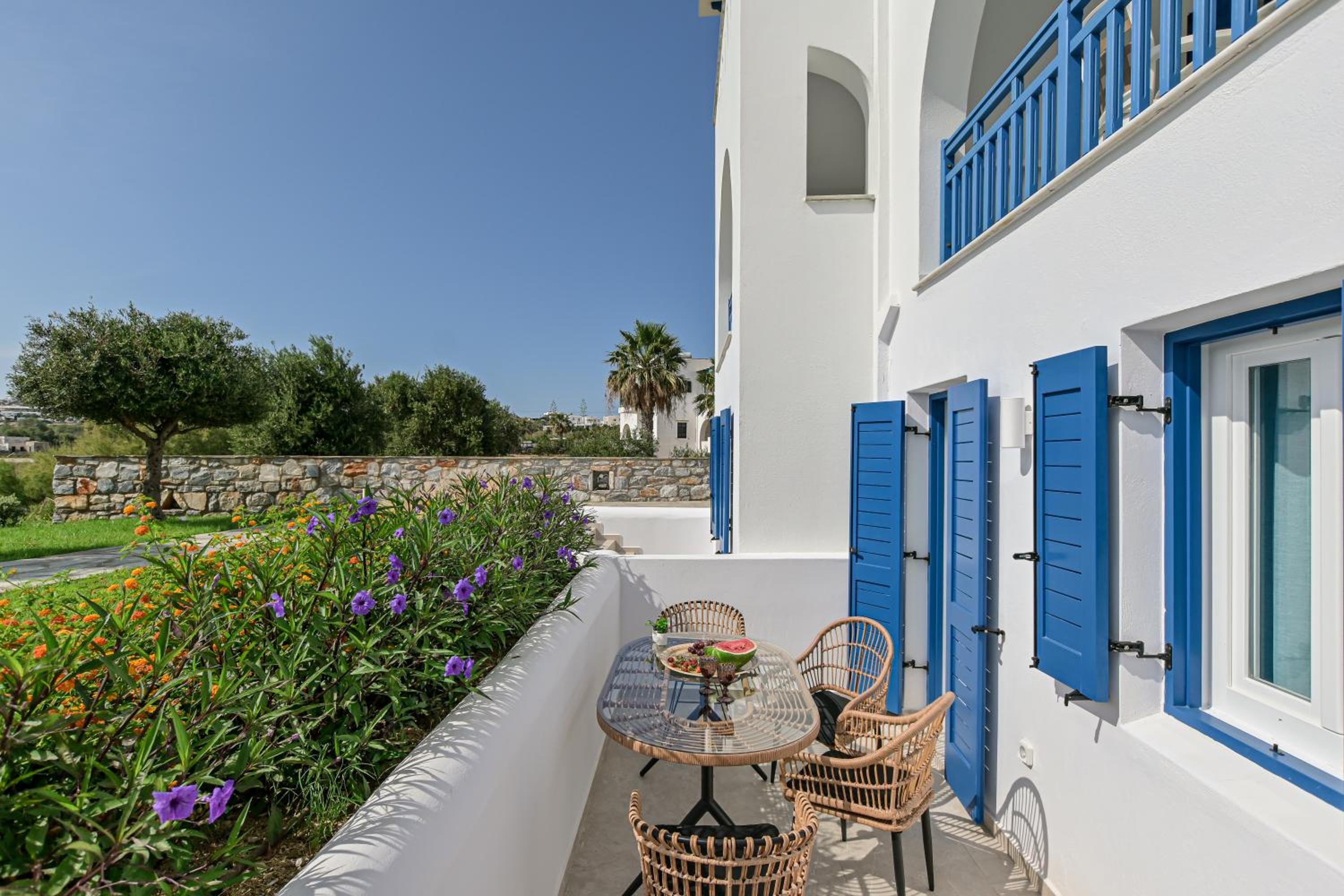Alykes Studios & Suites