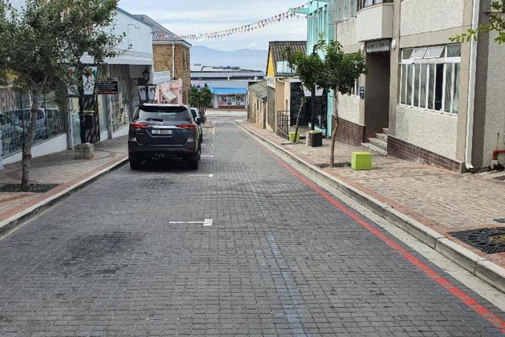 TinyApartment@Mosselbay - Entire 1 Bedroom Apartment Mossel Bay Central view 2