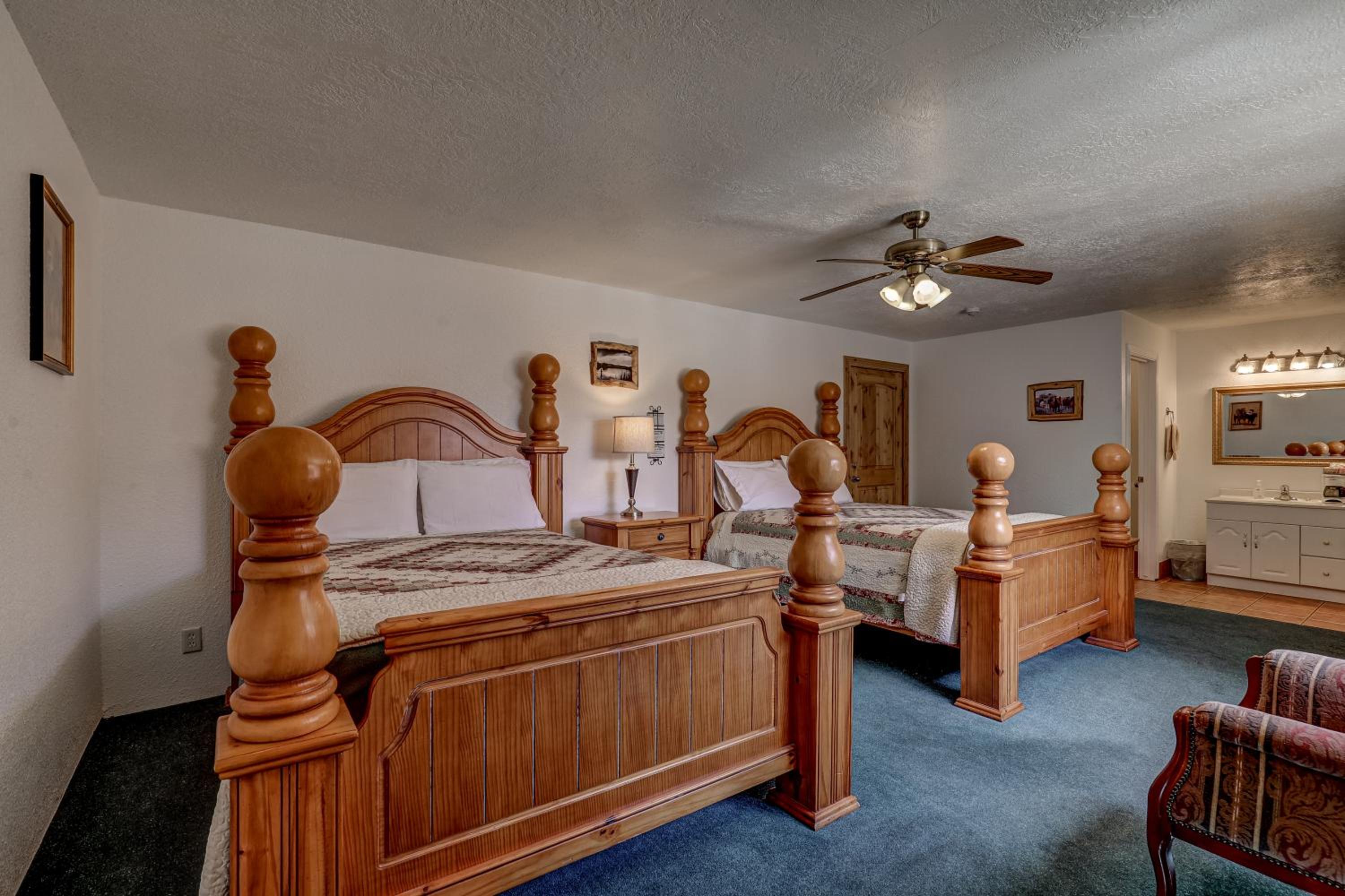 THE SNUGGLE INN