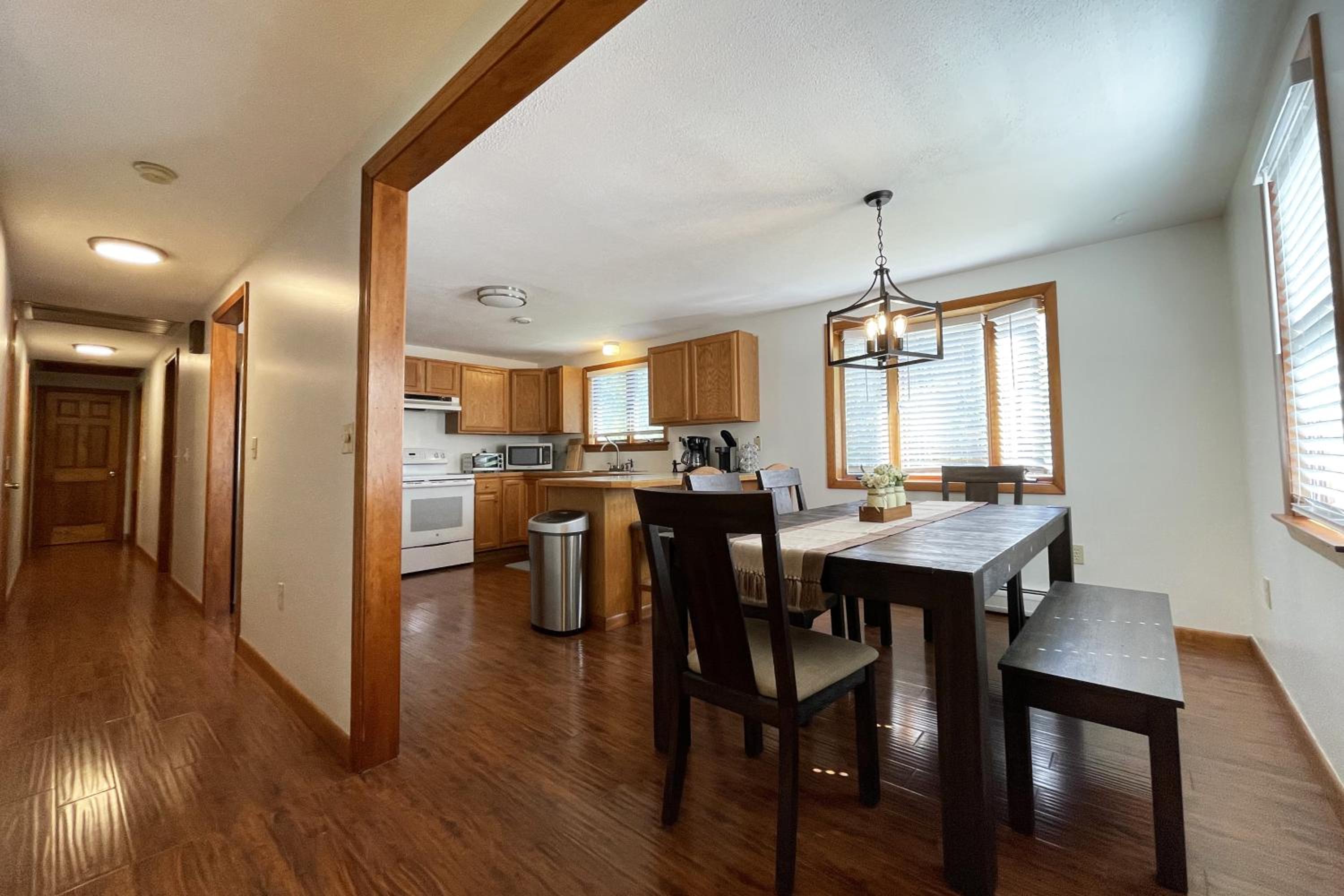 Spacious, Sunny Lake House! Close to ski trails. view 4