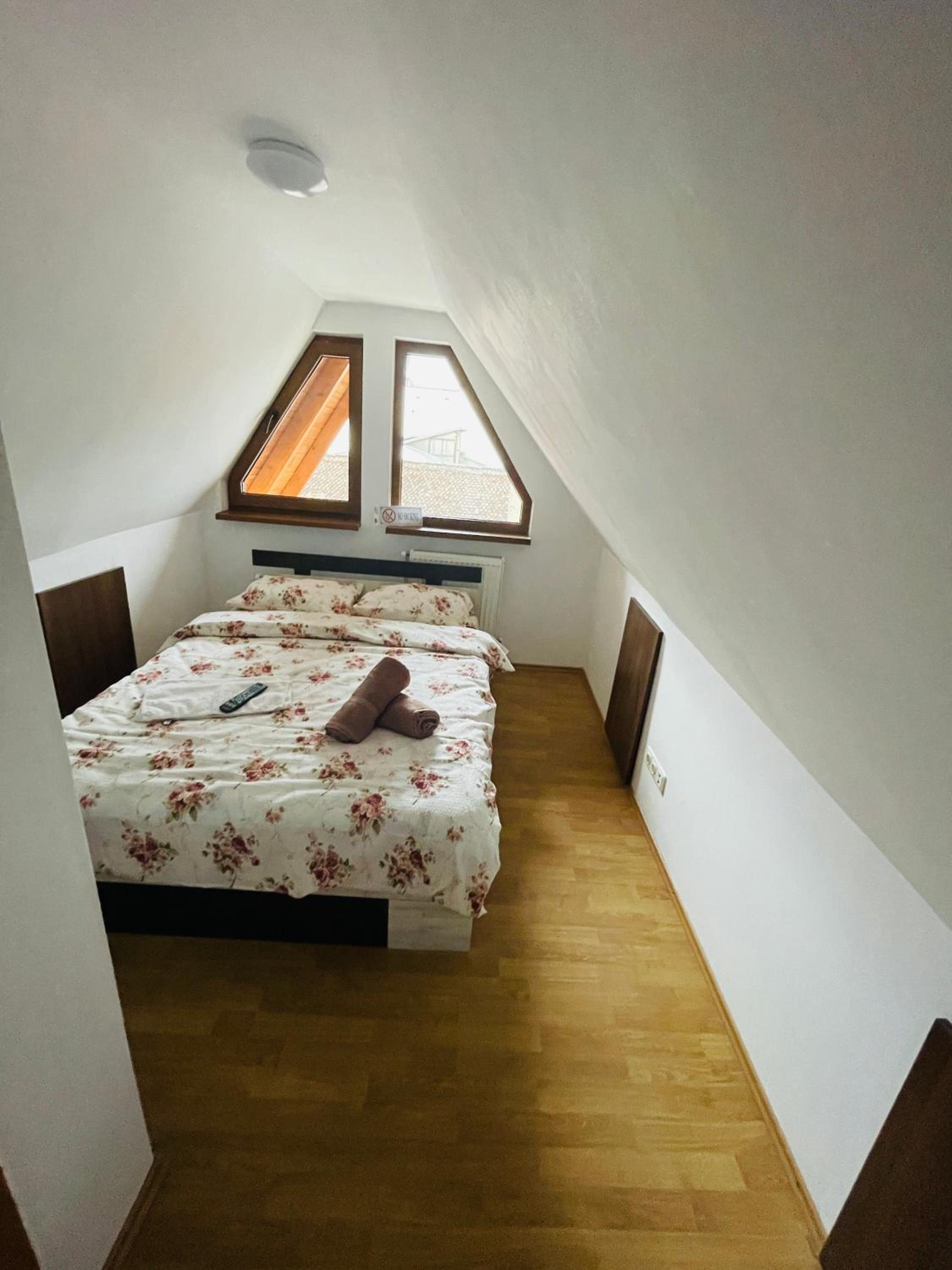 Casa cu Balcon view 2