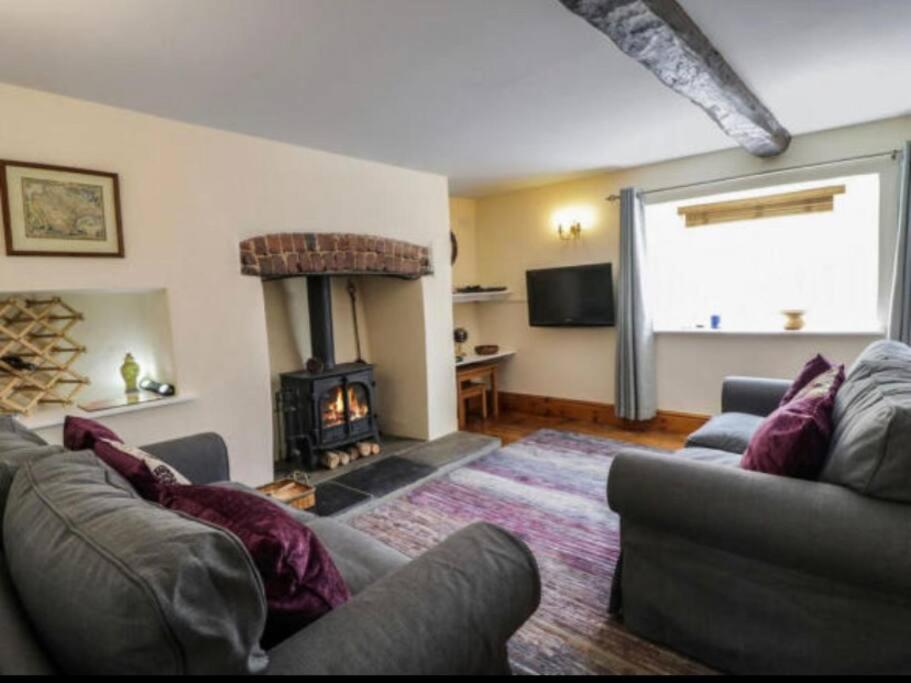 Church Gate Cottage - Bridestowe view 4