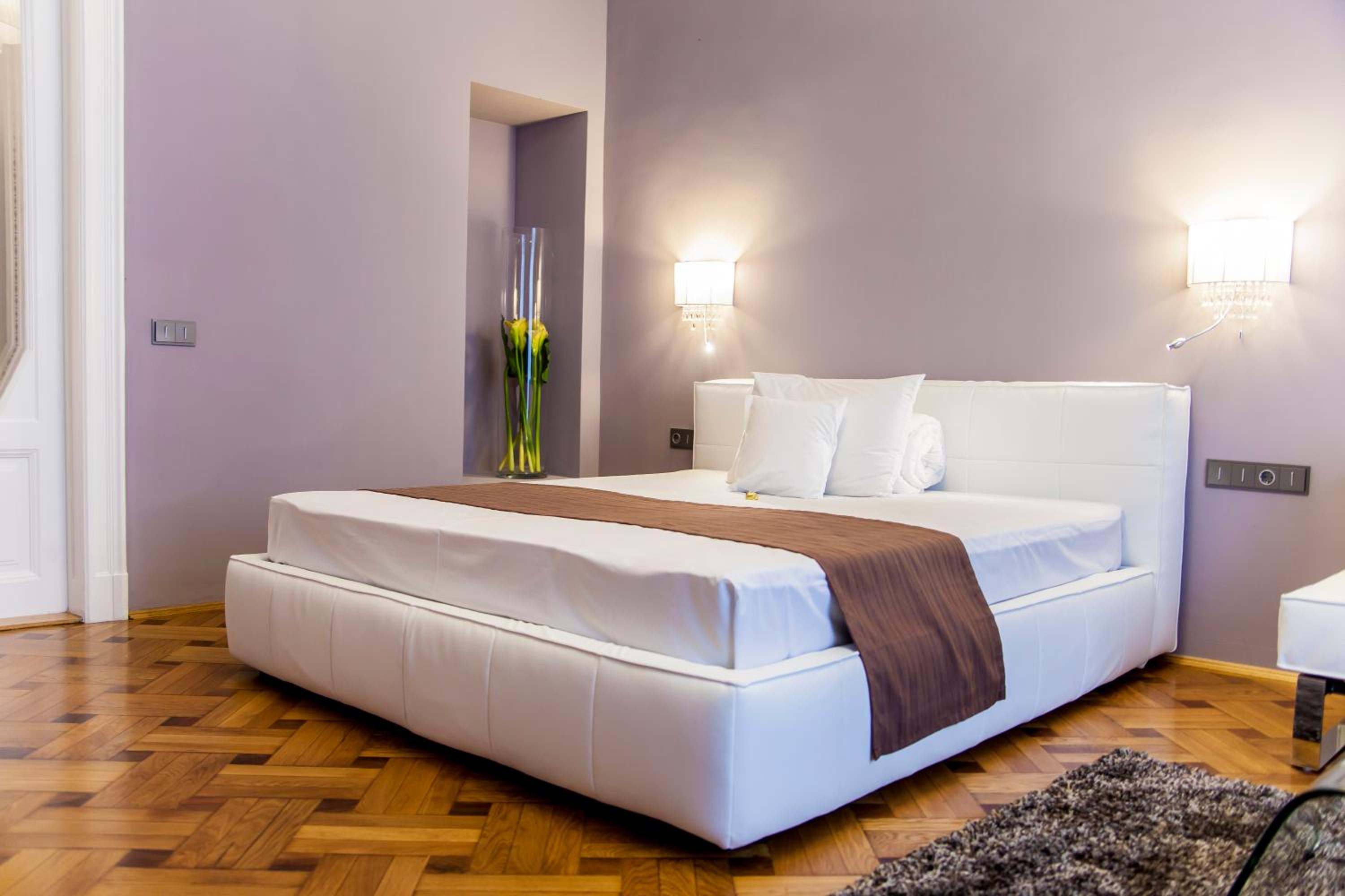 Matei Corvin Deluxe Apartment
