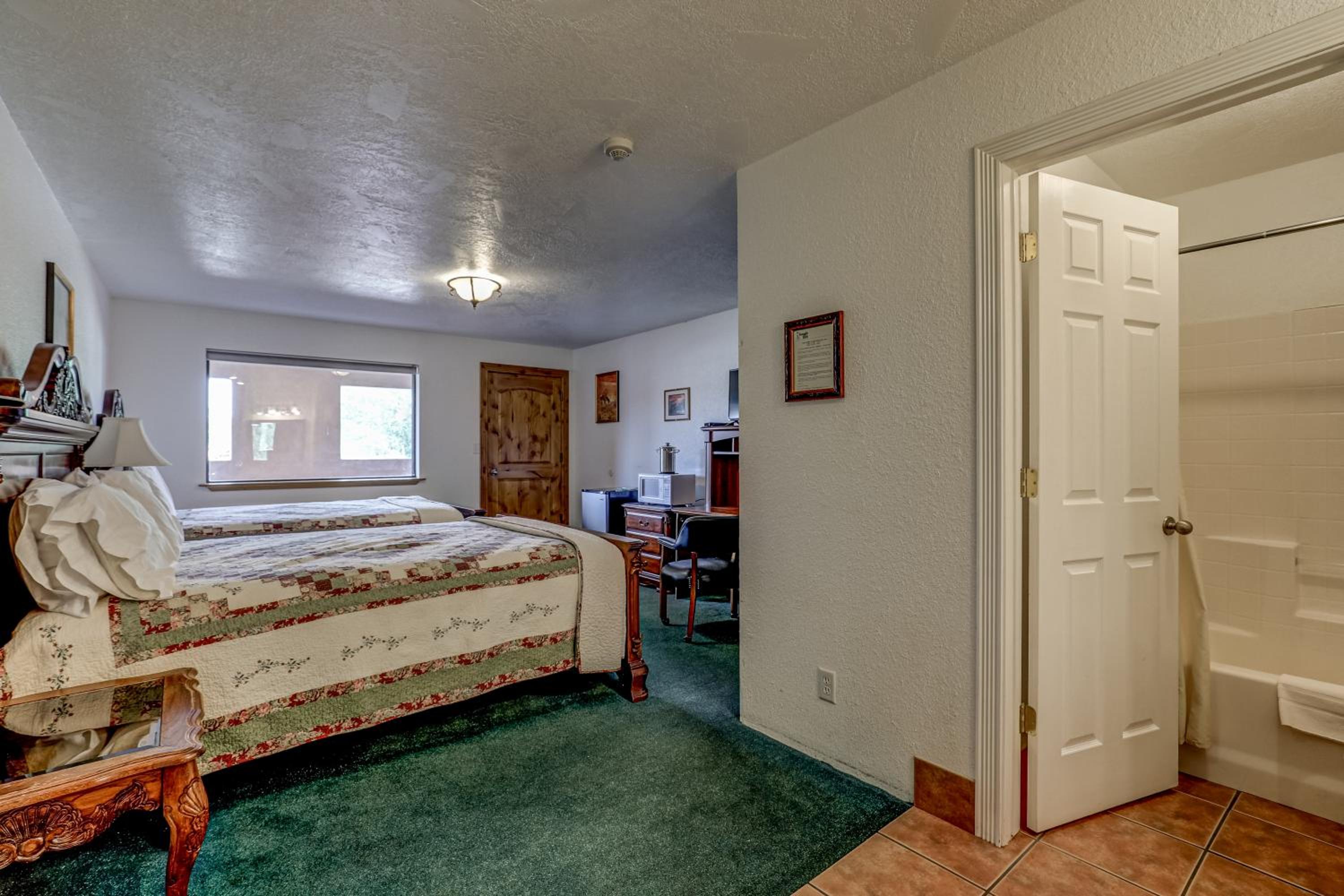 THE SNUGGLE INN