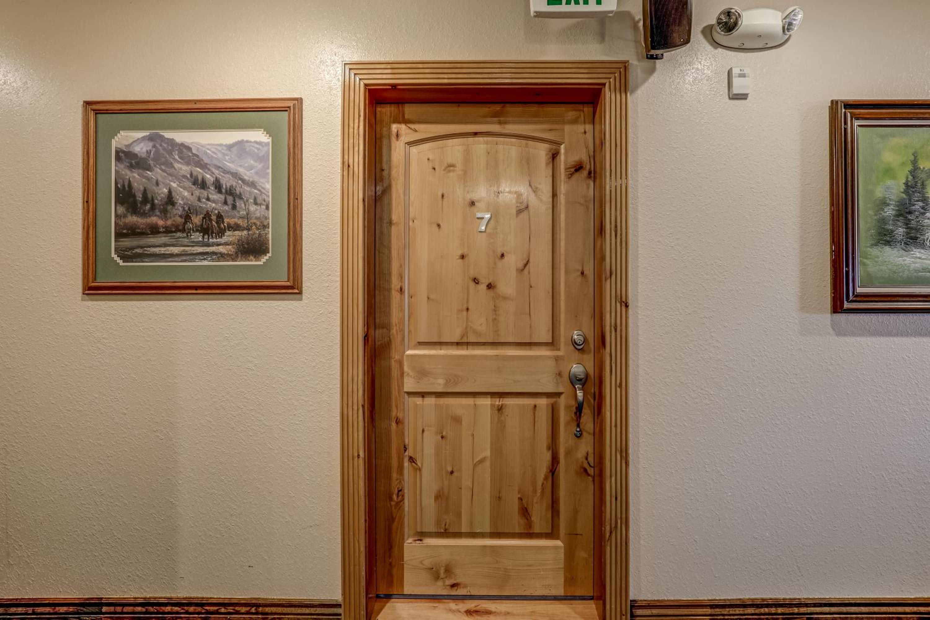 THE SNUGGLE INN