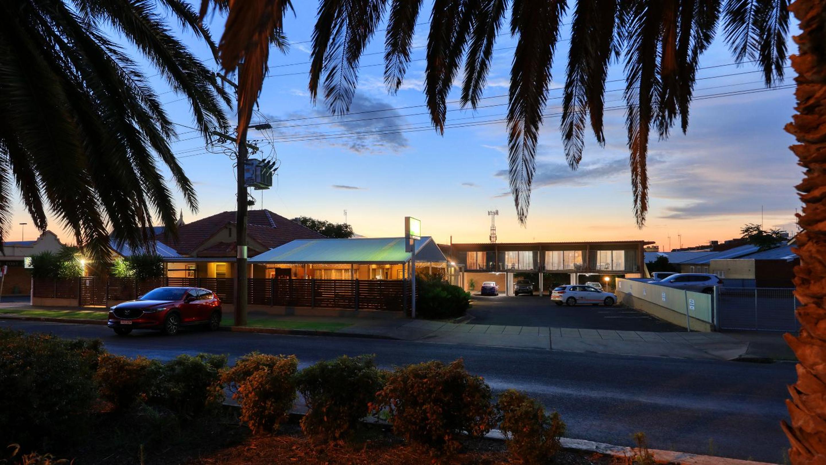 Court Street Motel