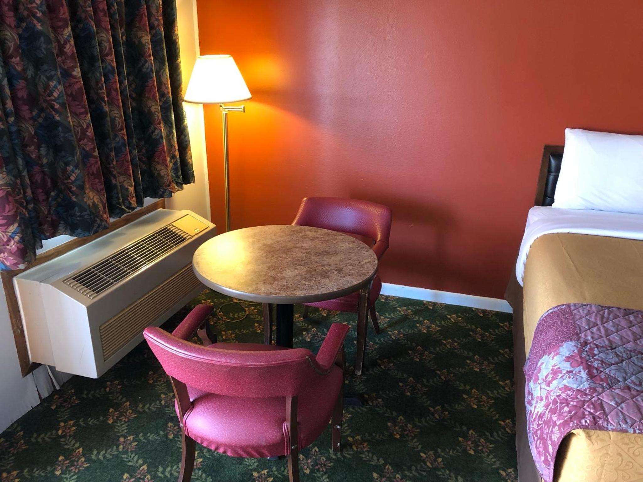 Budget Host Inn