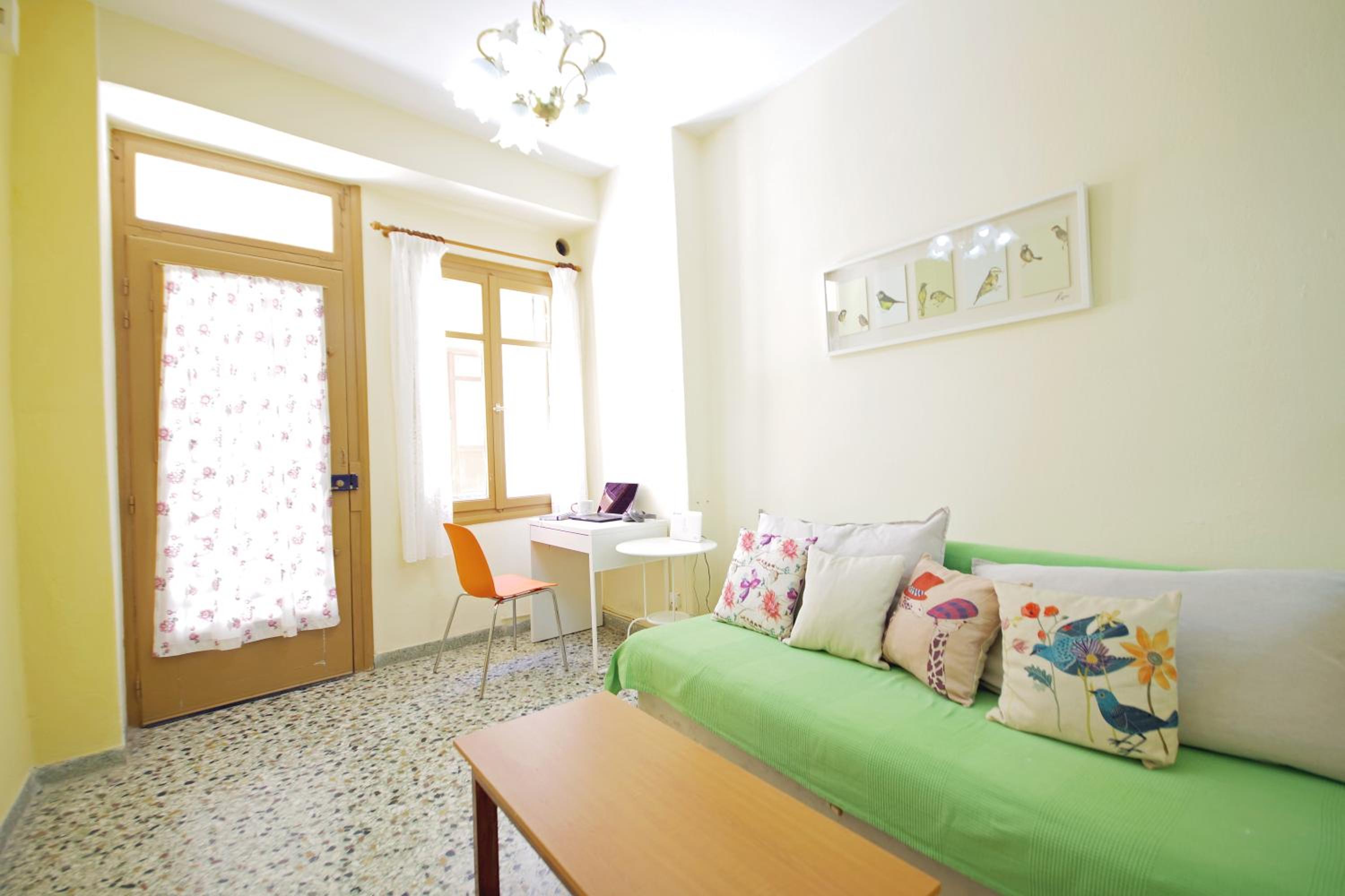 Old Town Apartment near the Beach photo 3