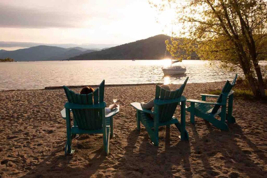 Vernon Vacations - Top Floor on Okanagan Lake with AC  Heated Pool - Property Image 7