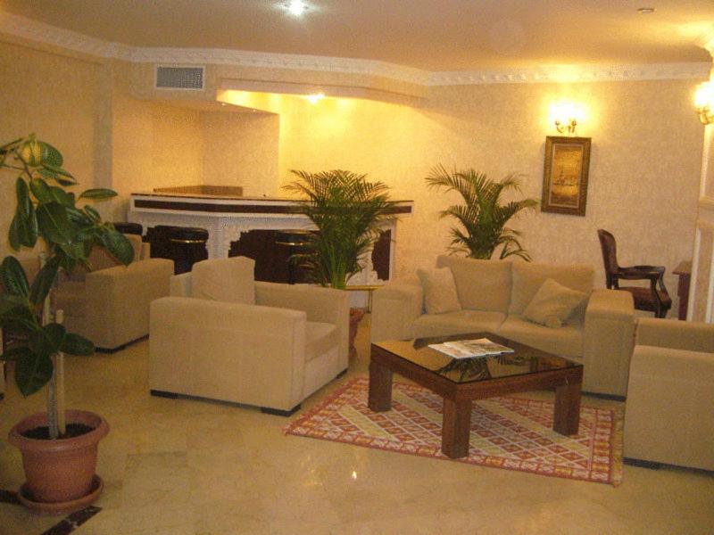 Lyon Hotel İstanbul - Image 8