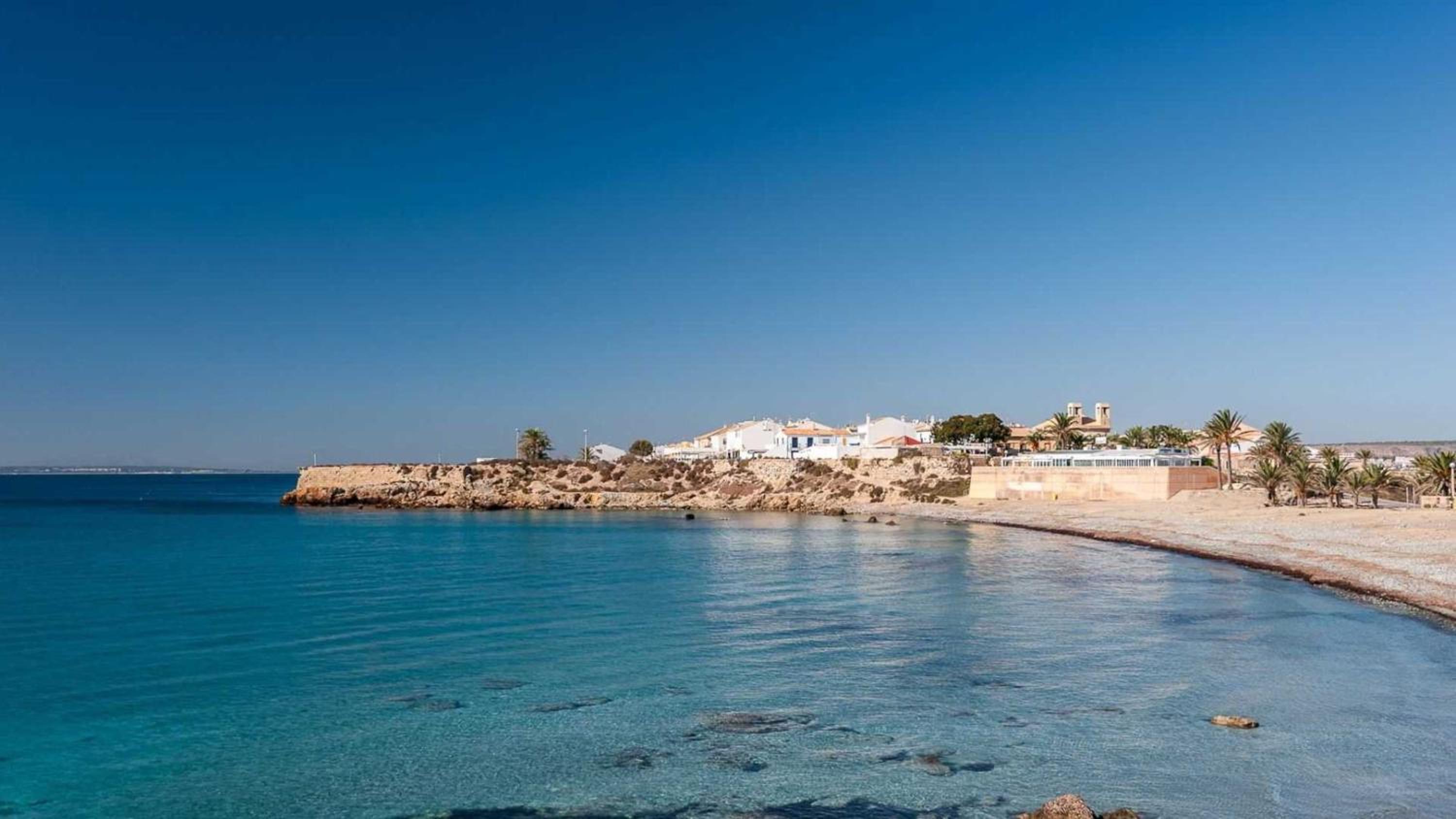 1 Bedroom Studio Apartment Nice and Modern ideal for the beach and city centre view 4