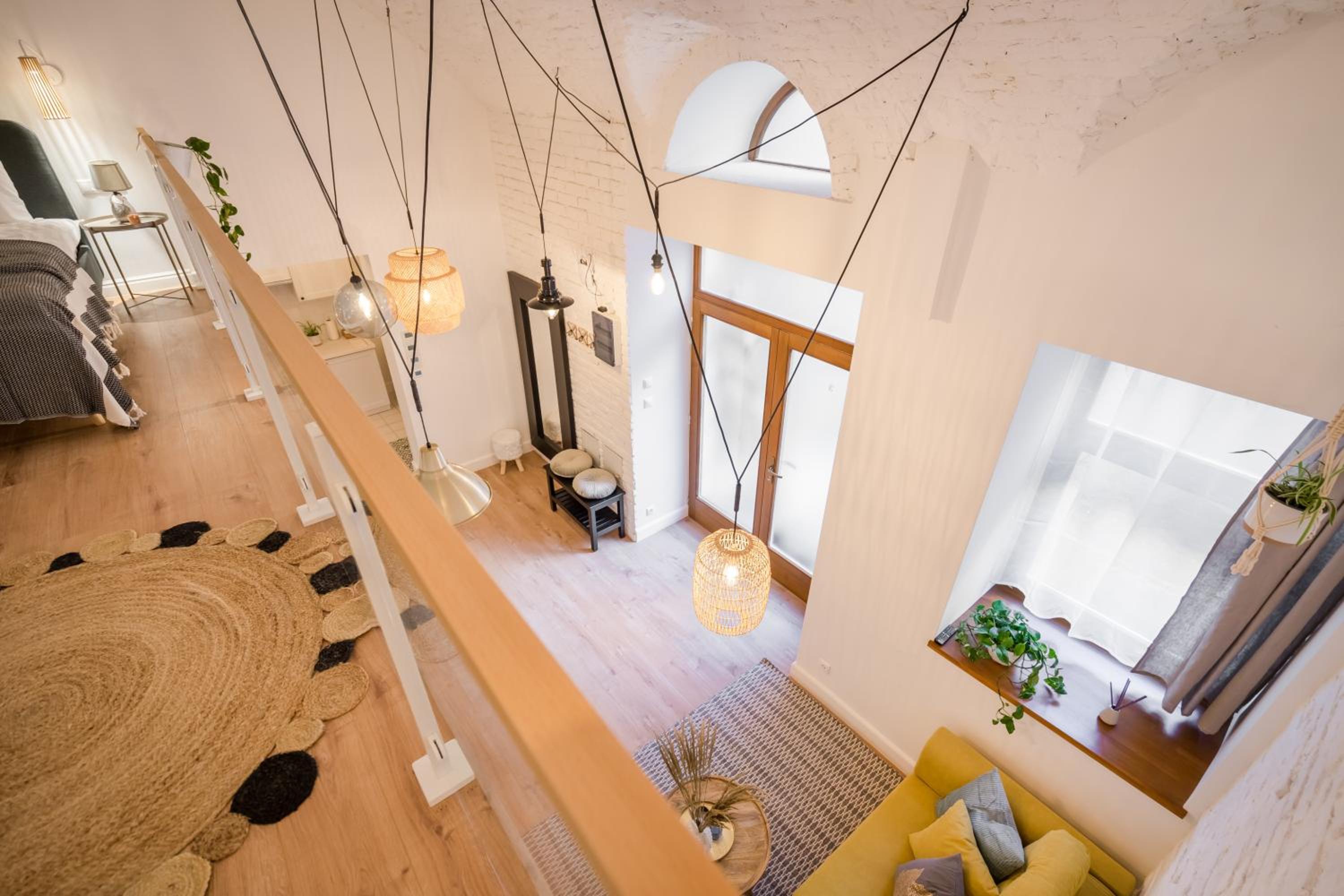 ROOMLI Boho Chic Apartments view 5