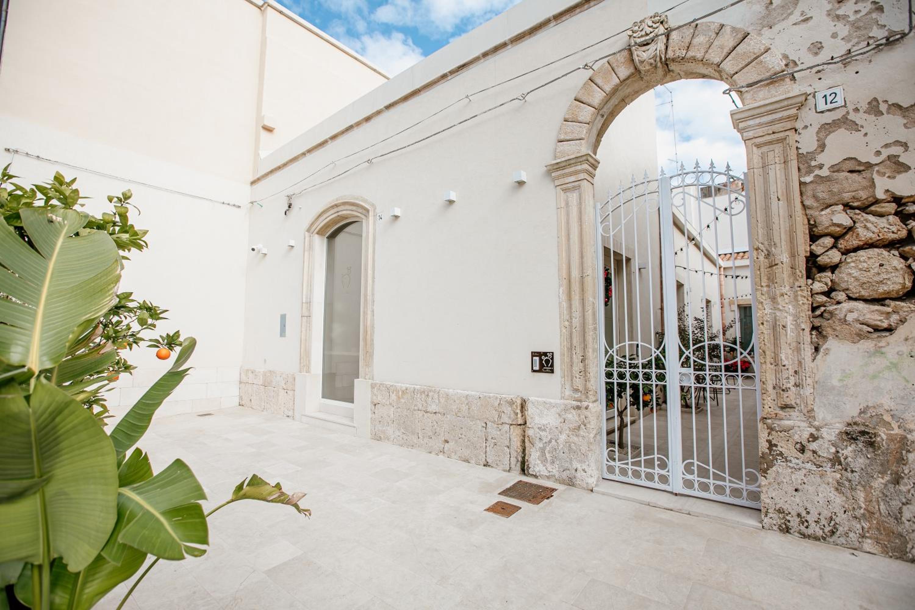 FICOPALA SUITES