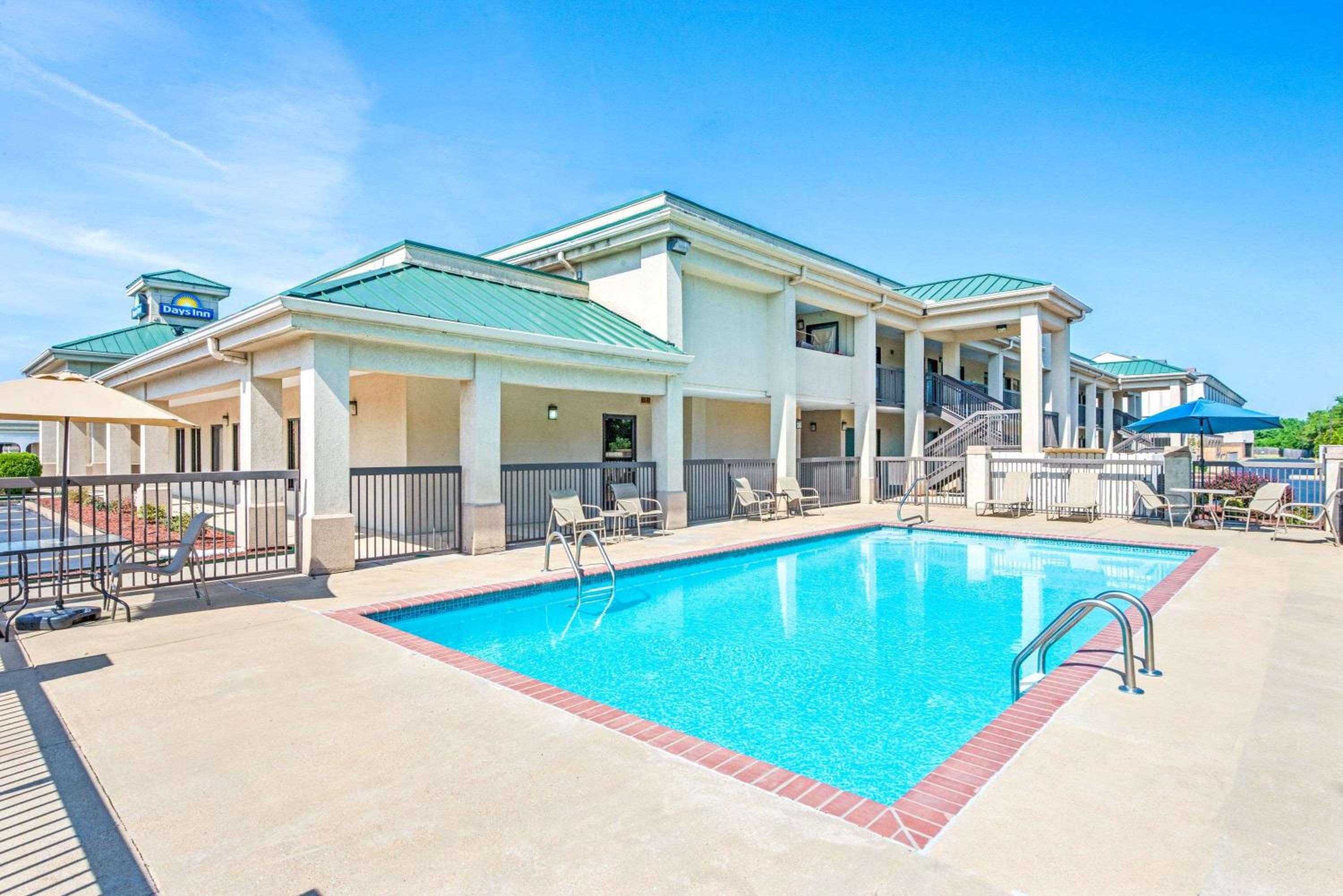 Days Inn by Wyndham Covington view 4