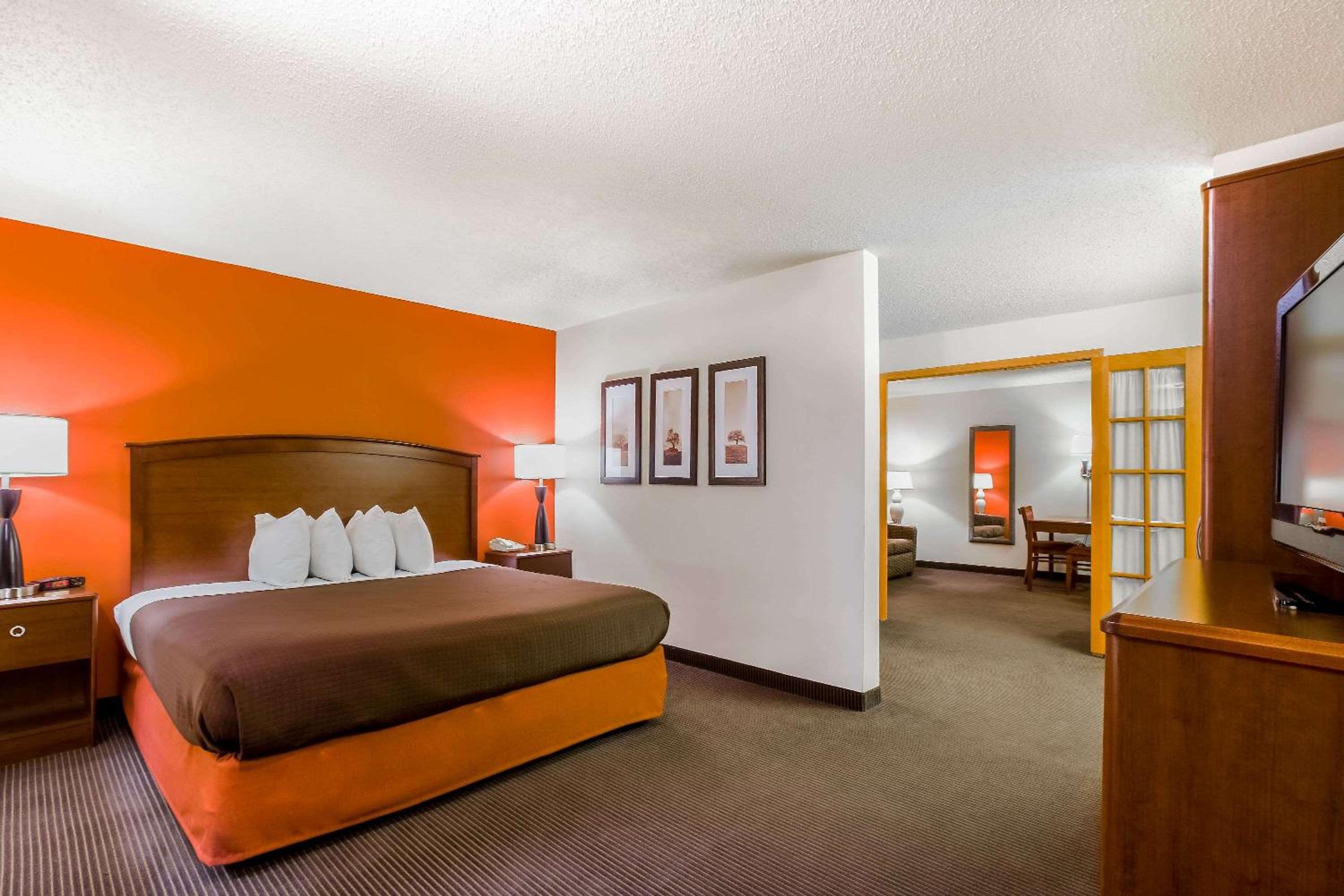 AmericInn by Wyndham Chamberlain Conference Center