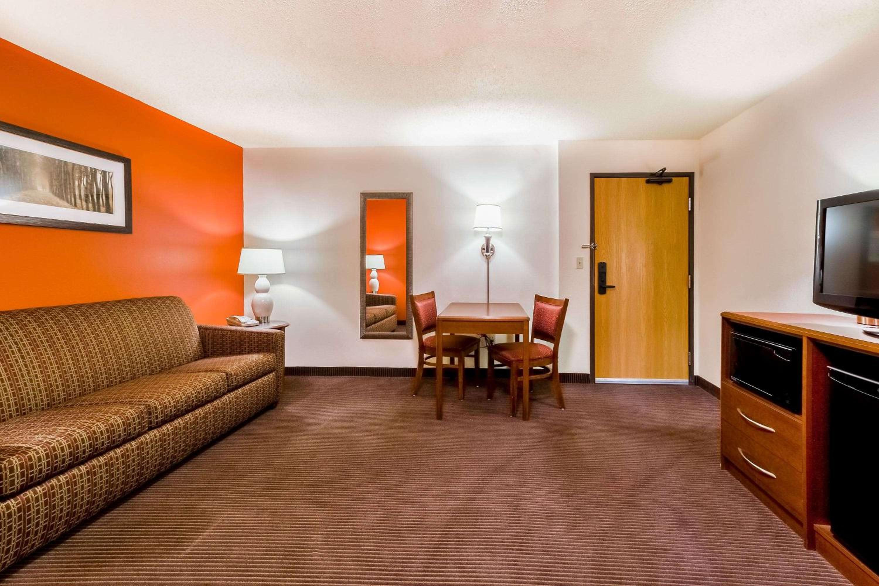 AmericInn by Wyndham Chamberlain Conference Center