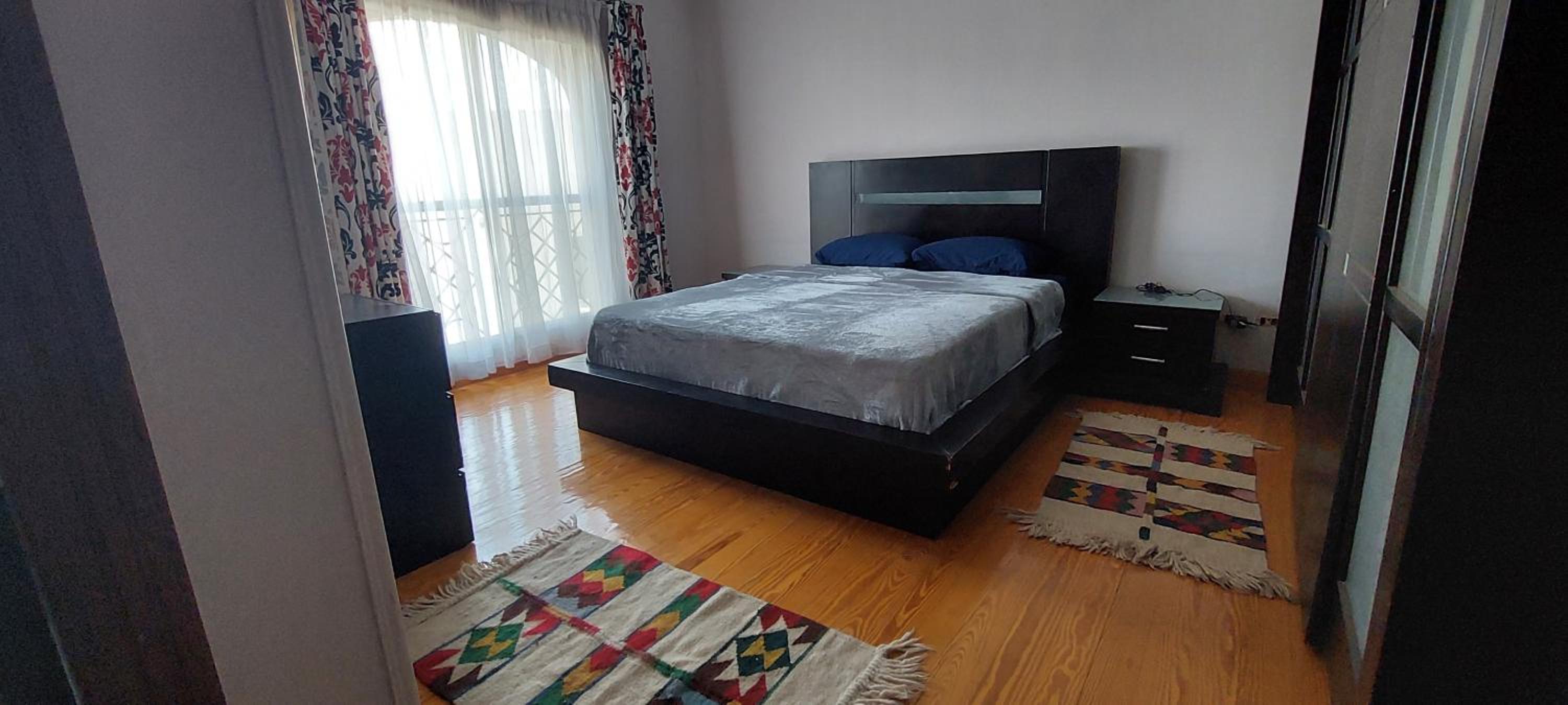 Spacious cheerful apartment
