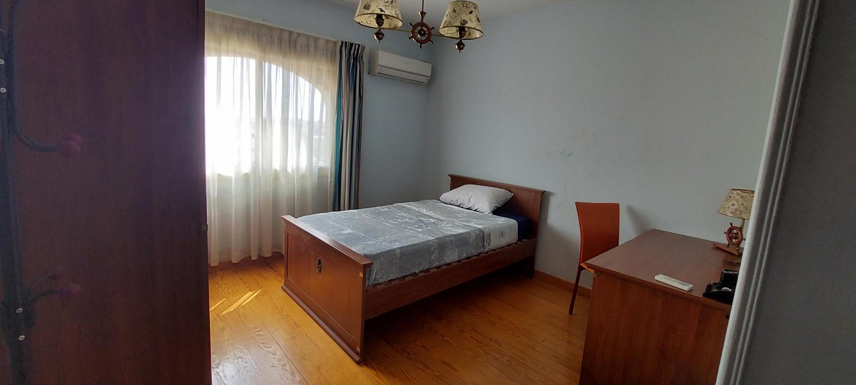 Spacious cheerful apartment
