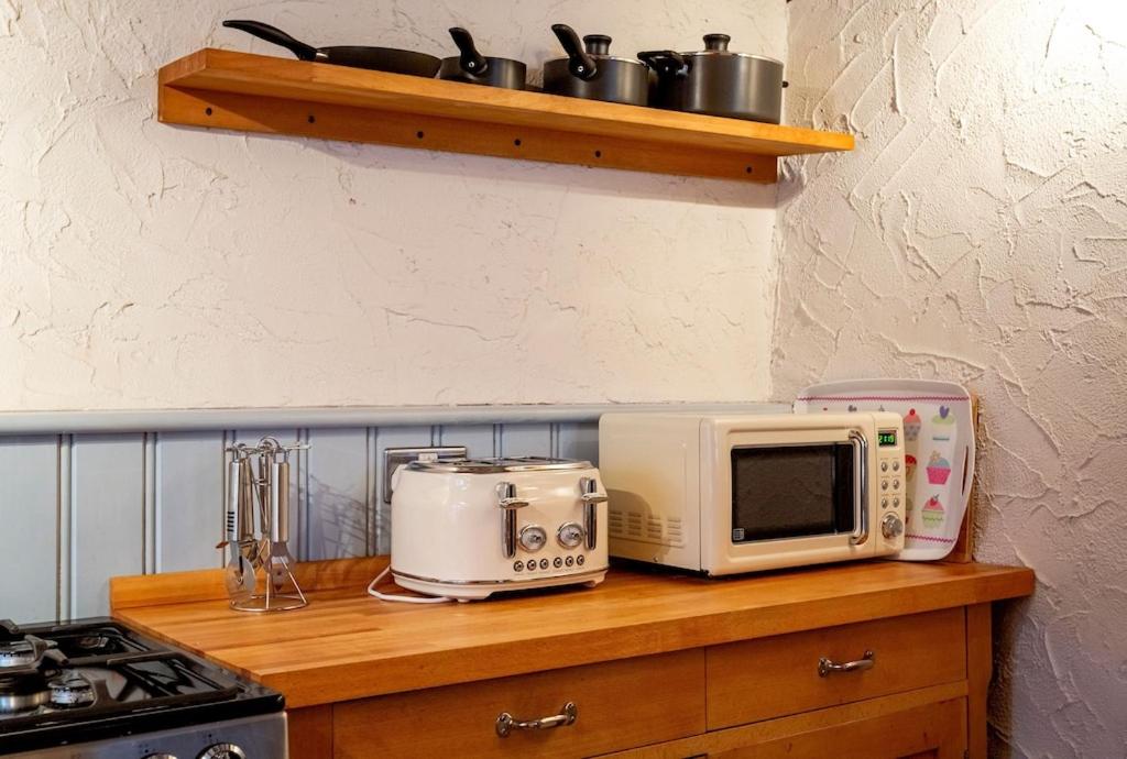 Bay Cottage in Broadstairs - Exclusive unmissable deals! Book now before it's too late! view 4