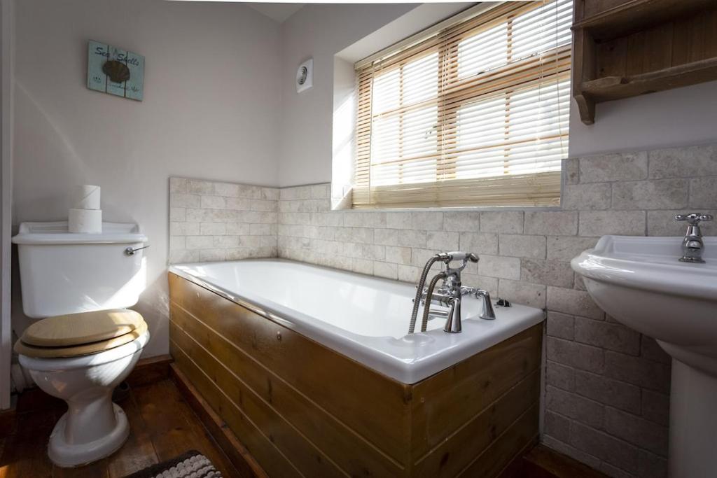 Bay Cottage in Broadstairs - Exclusive unmissable deals! Book now before it's too late! view 5
