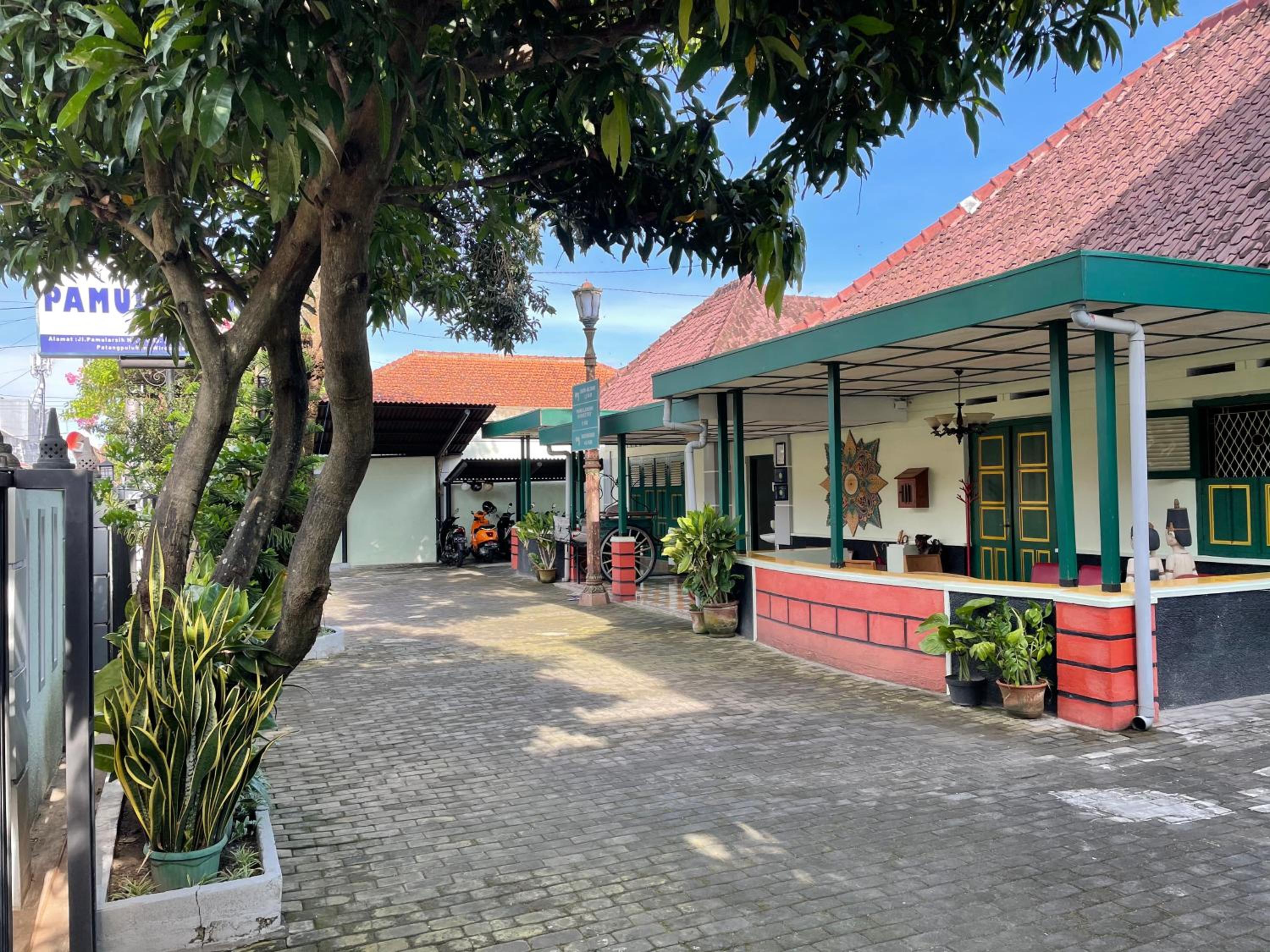 Hotel Pamularsih Homestay - Image 1