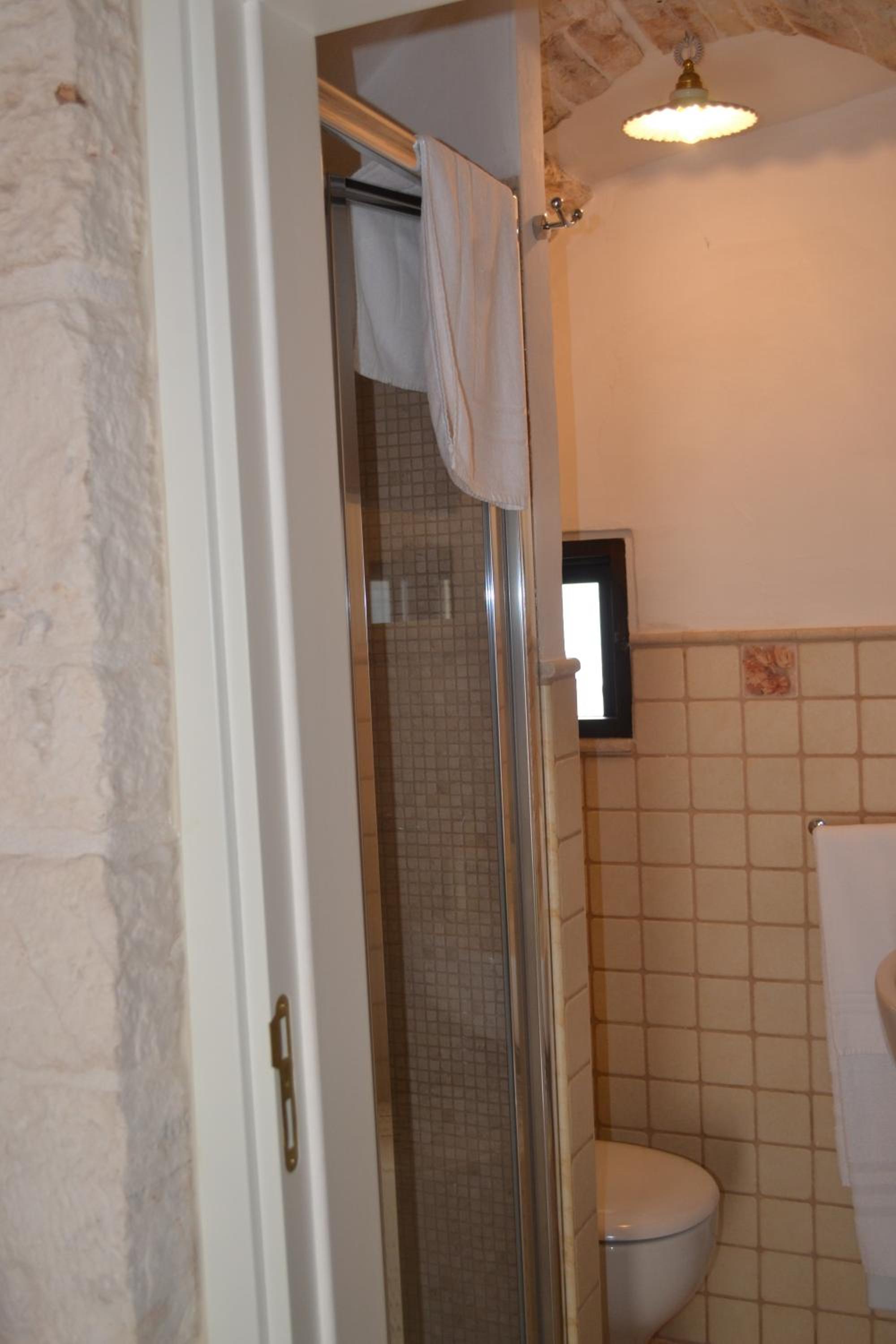Conversa De Amicis casa de vacaciones Alberobello — bathroom