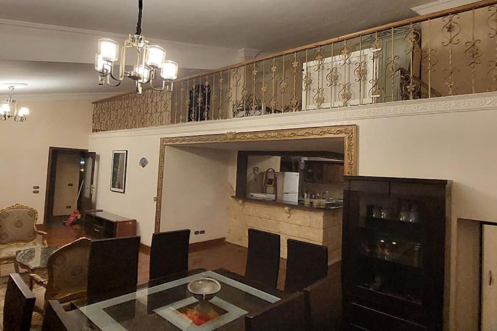Spacious cheerful apartment