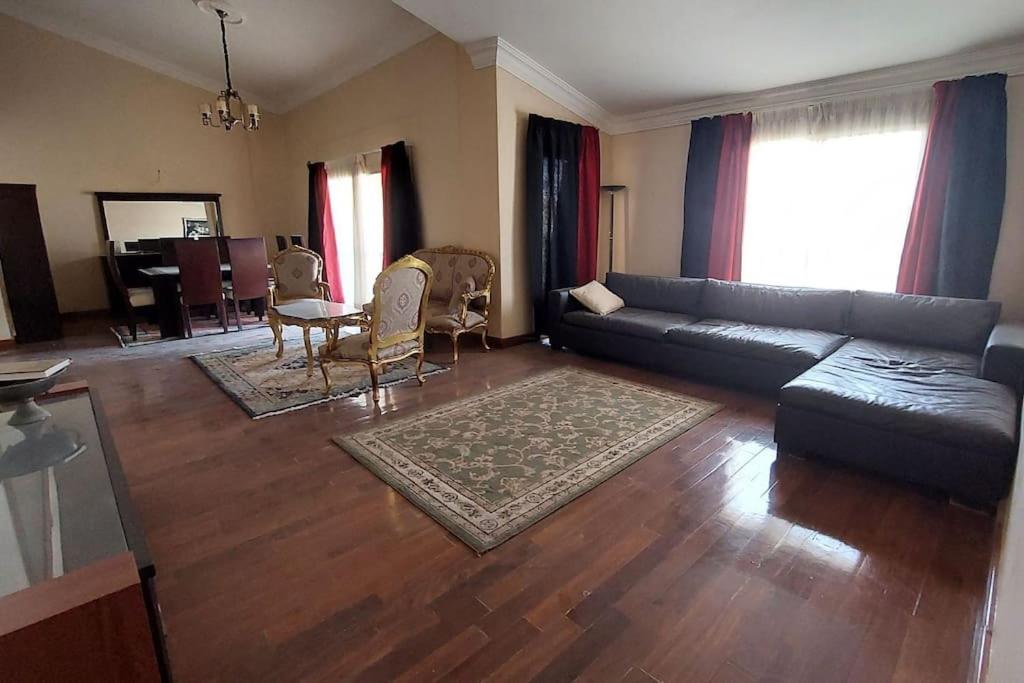 Spacious cheerful apartment